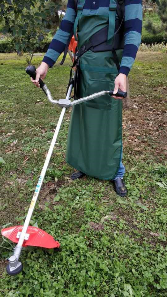 ผ้ากันเปื้อนใส่ตัดหญ้า เอี๊ยมกันเปื้อนสำหรับใส่ตัดหญ้า (สีเขียวเข้ม)