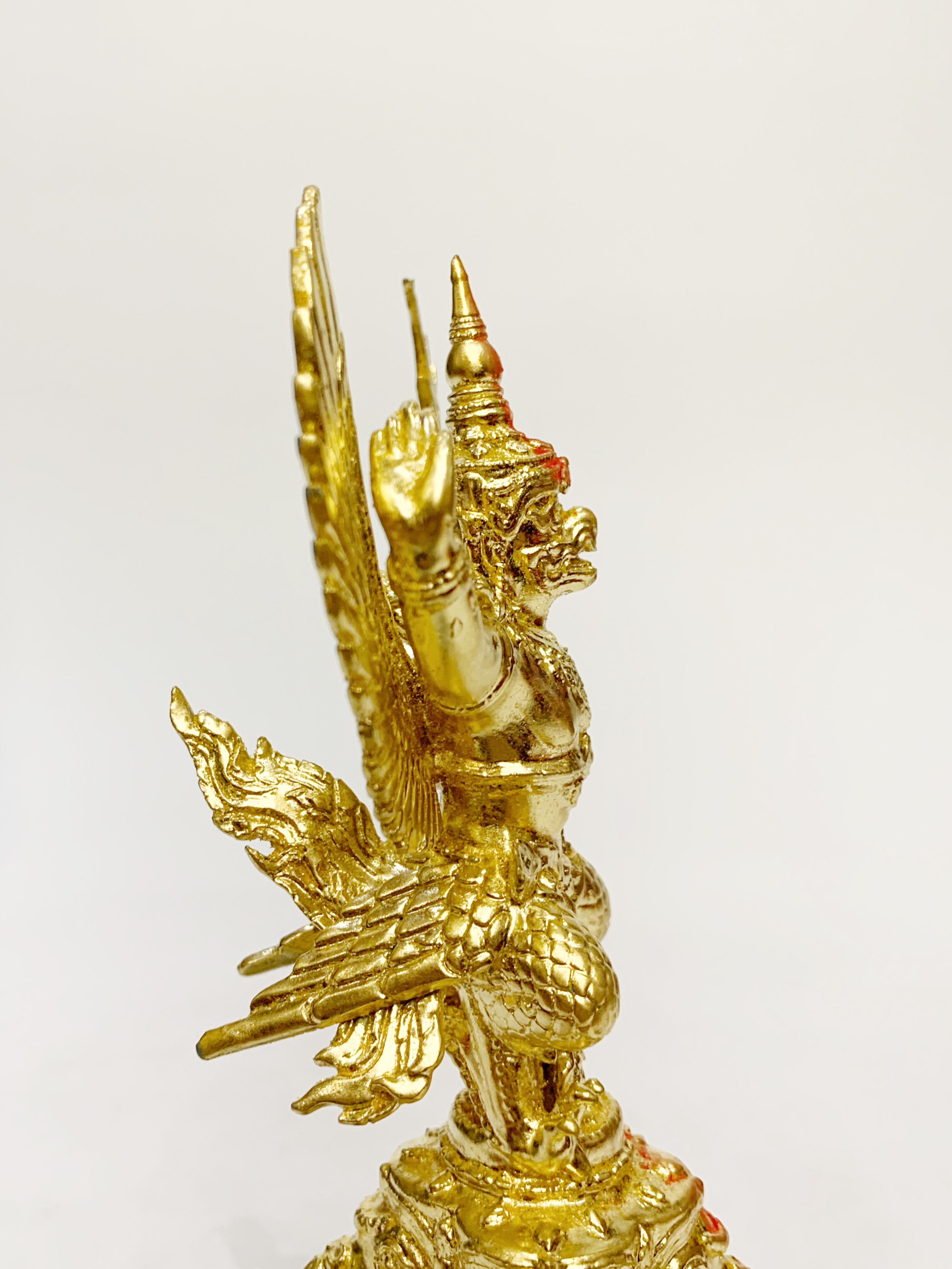 พญาครุฑ องค์บูชา รุ่น มหาเศรษฐี สูง 8 นิ้ว (ขนาดกลาง) พร้อมฐานมะค่า