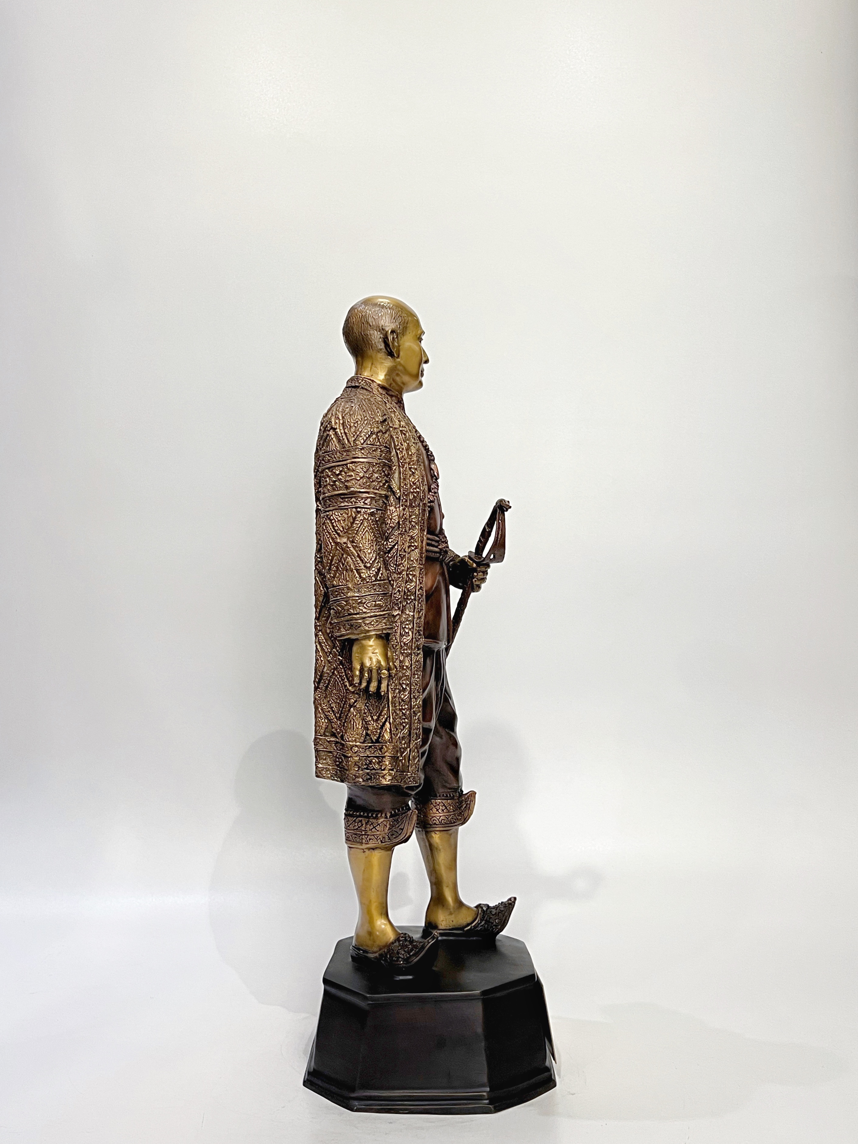 ประติมากรรมชุด 9 รัชกาล หน้าตัก 9 นิ้ว