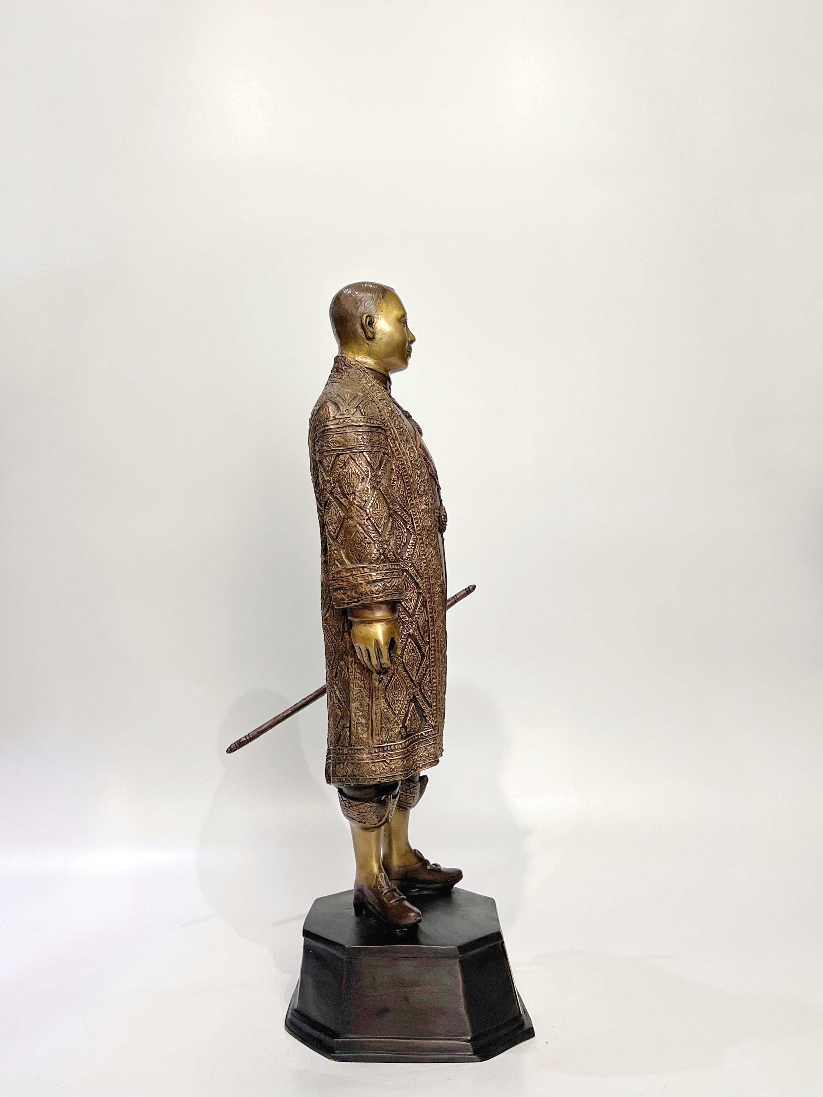 ประติมากรรมชุด 9 รัชกาล หน้าตัก 9 นิ้ว