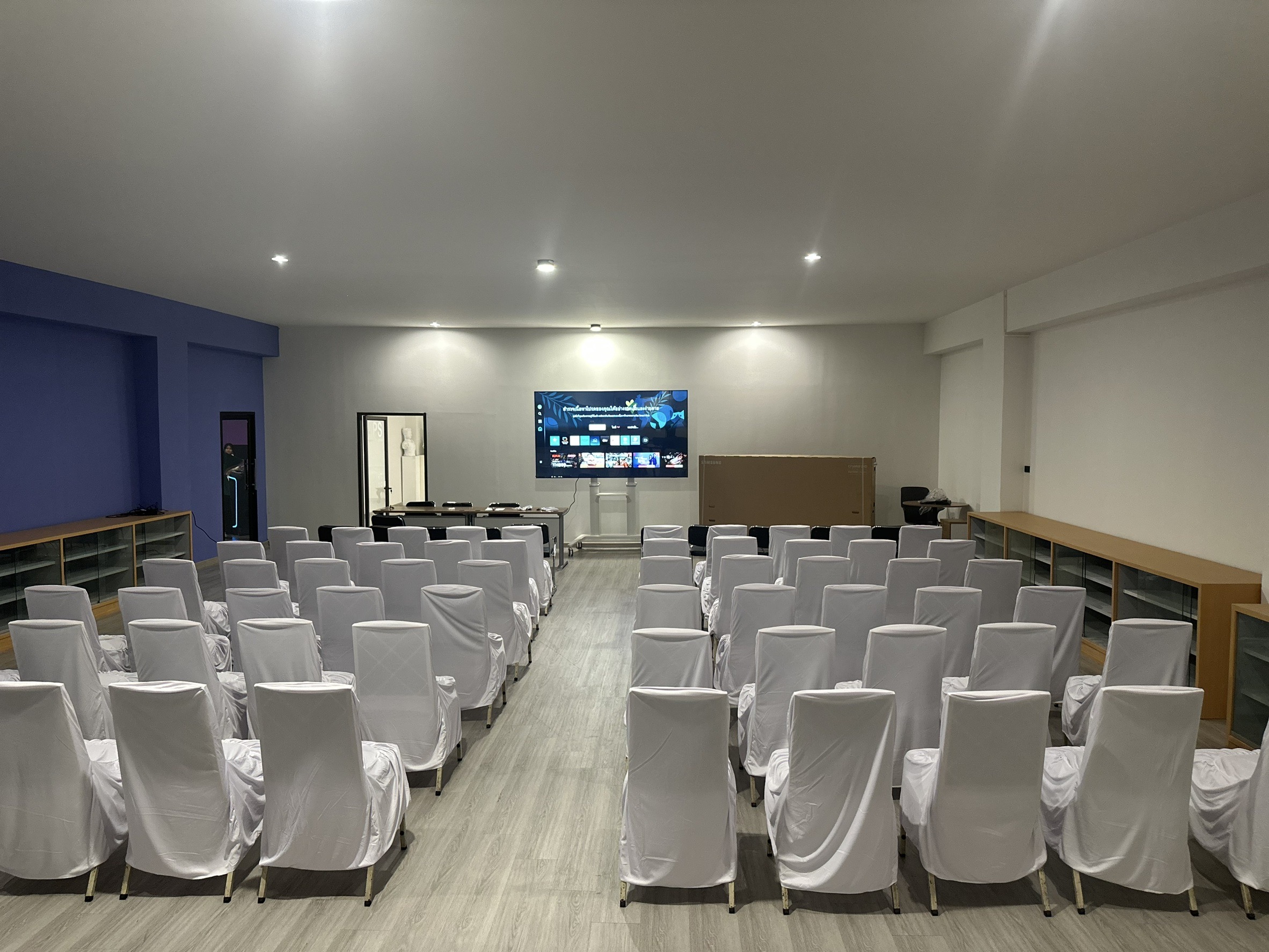 JMTVSTAND MT-F9400 ขาตั้งพื้นทีวีมีล้อเลื่อนTV Stand วัสดุ Aluminium อลูมิเนียม{สีขาว} แข็งแรง สวยหรู ทรงทันสมัย รองรับทีวี 70"-120"นิ้ว{รับประกัน 3 ปี}0964746498