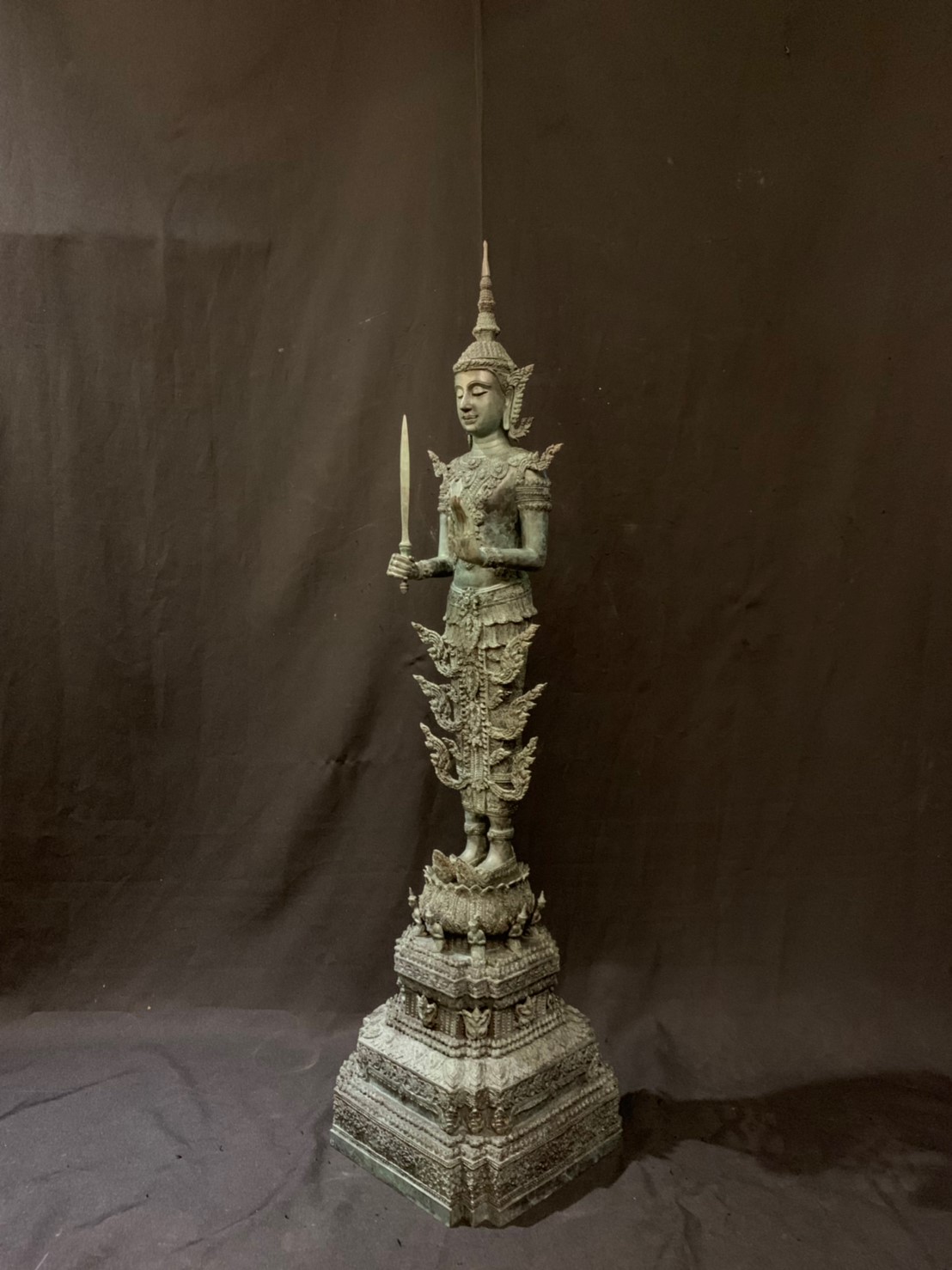 พระสยามเทวาธิราช ทรงเครื่องจักรพรรดิ์ หน้าตัก 9 นิ้ว