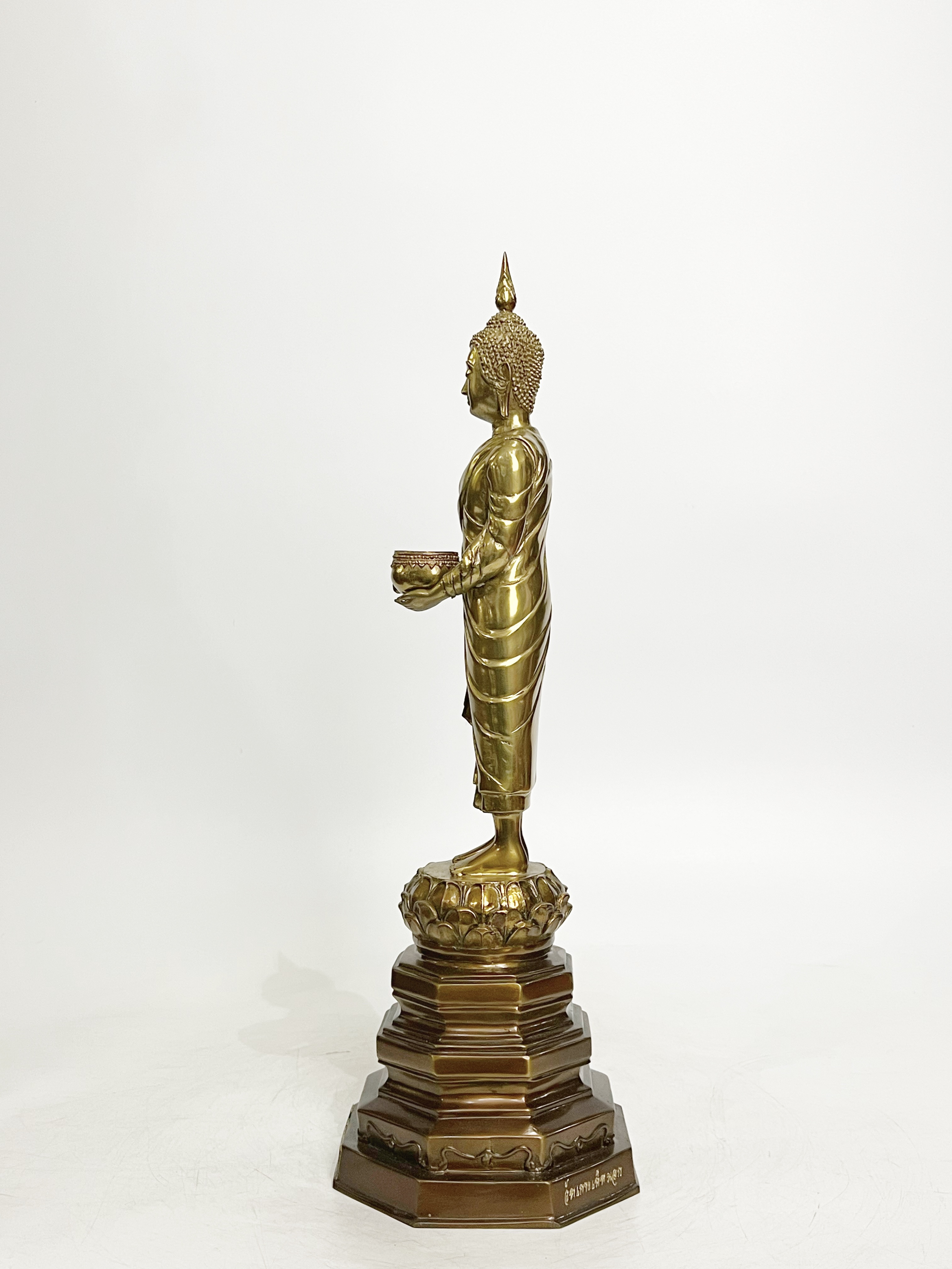 พระเจ้าห้ามโศกโรคาภัยนิรันตรายปราบไพรี หลวงพ่อเงินไหลมาสิริโภคาธนบดี สูง 18 นิ้ว