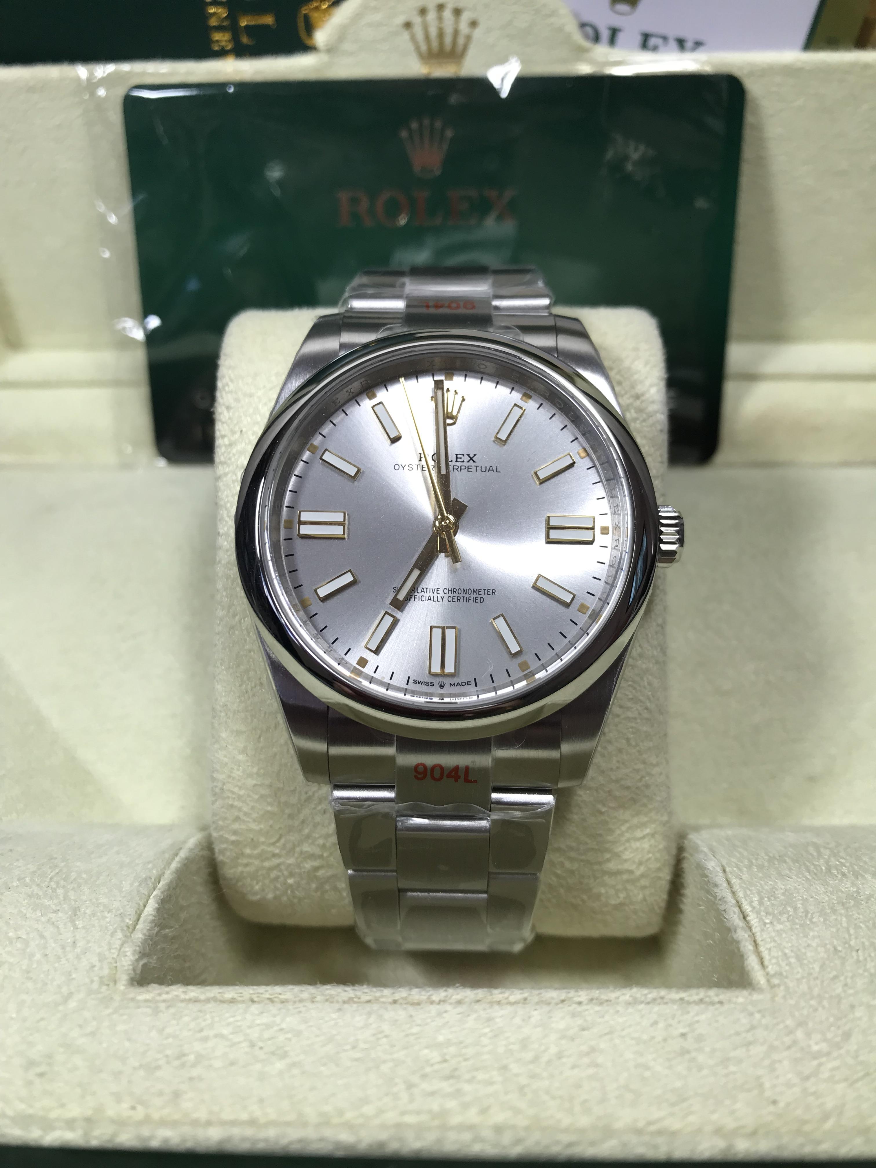 Rolex Oyster Perpetual 41 (Swiss EW)