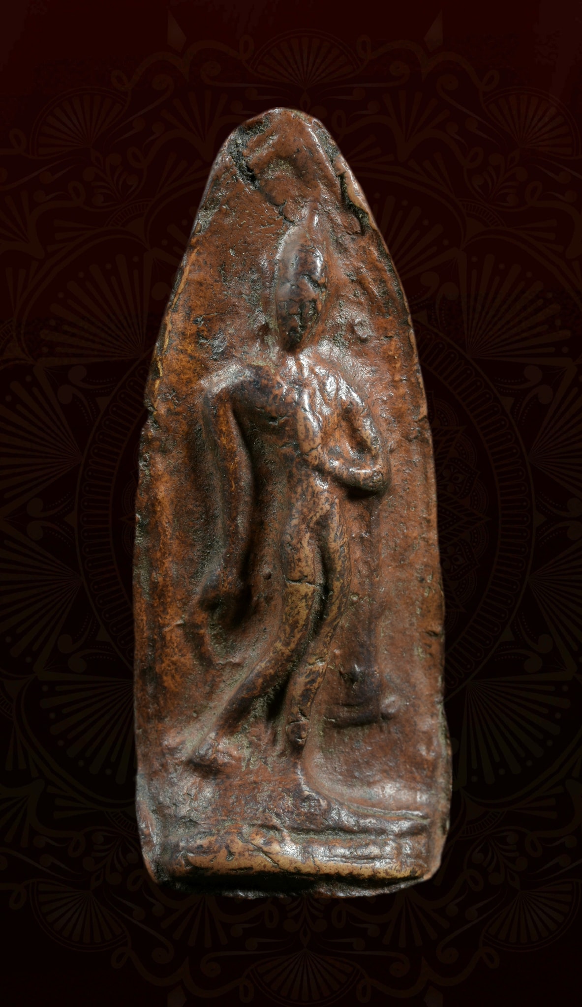 พระลีลากำแพงขาว เนื้อดิน