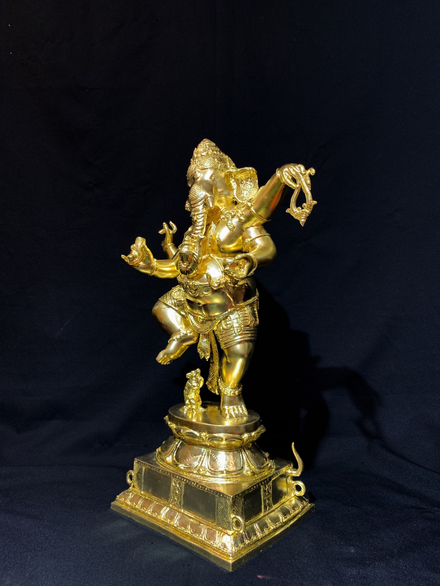 สถานะโชว์ : พระพิฆเนศวร์ นาฏราชมหาราช