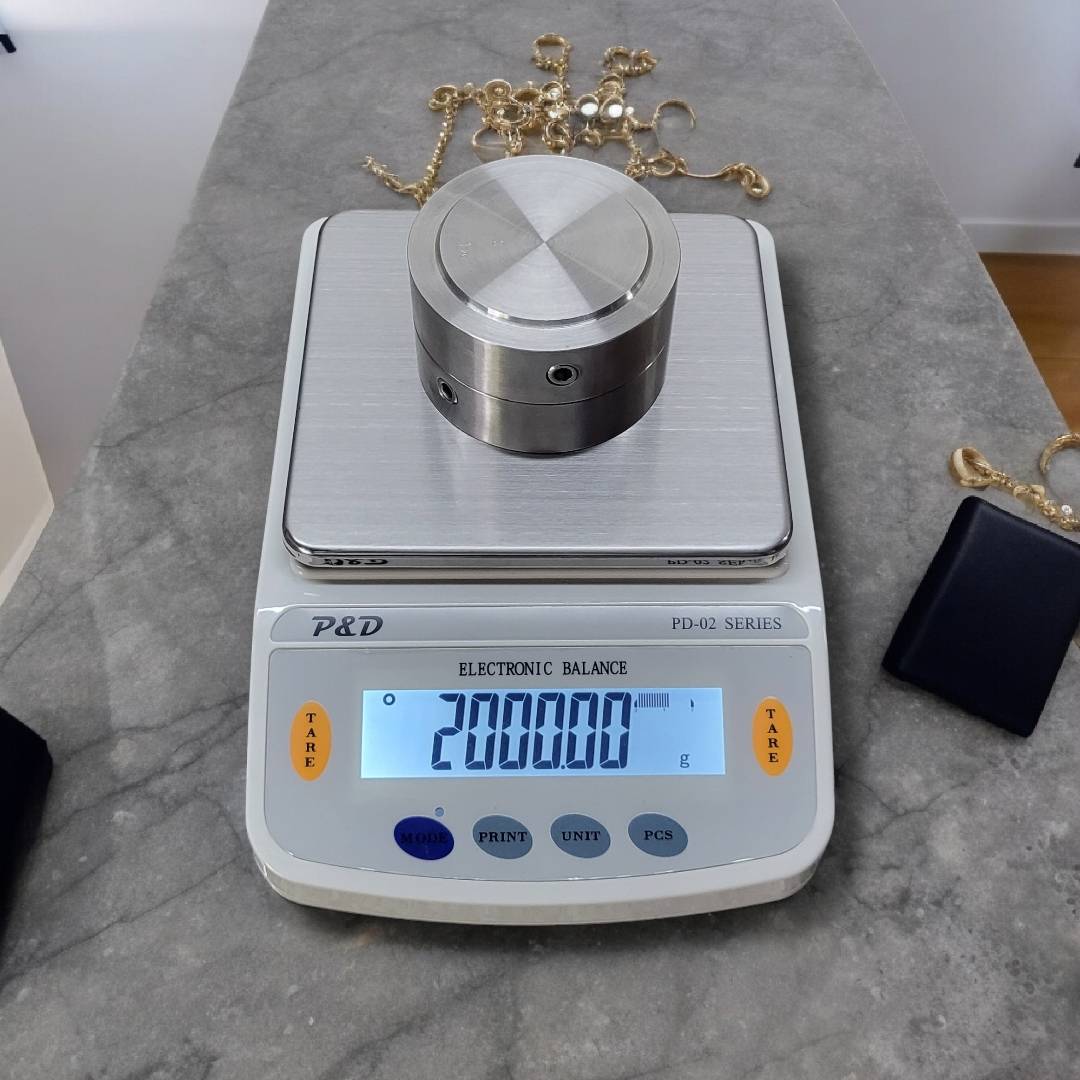 เครื่องชั่งละเอียด 2200 g. ค่าละเอียด 0.01 g. (ต่อคอมพิวเตอร์)