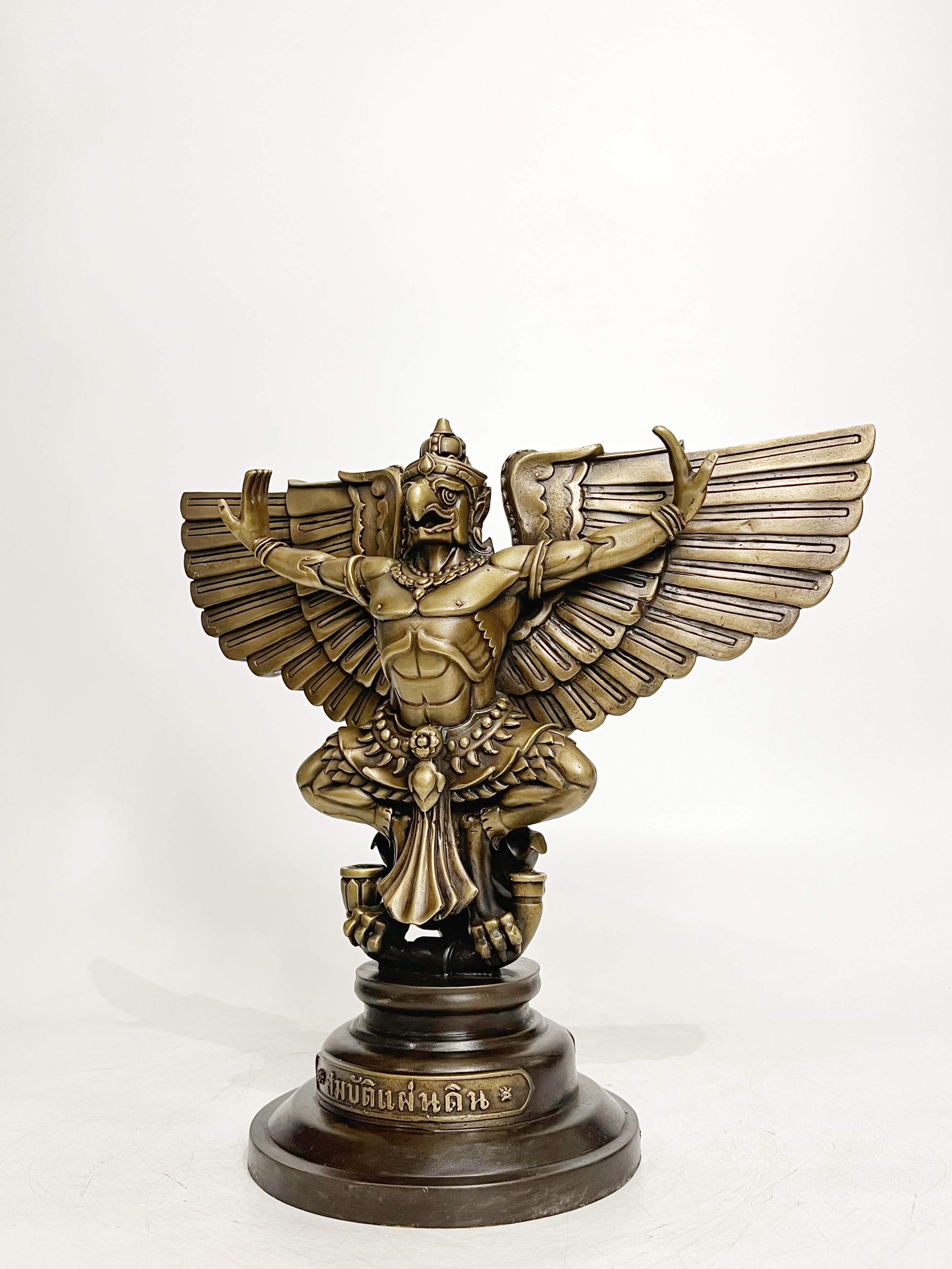 พญาครุฑ สมบัติแผ่นดิน สูง 12 นิ้ว (หมายเลข 31)