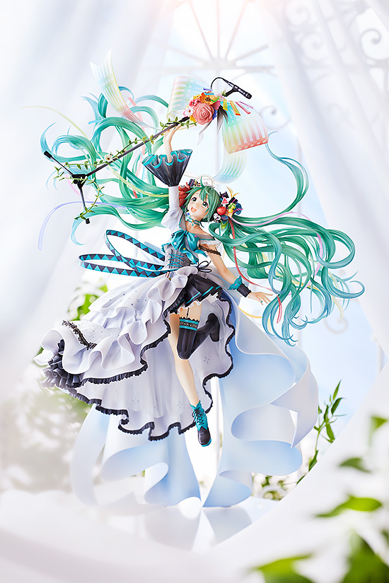 (Pre-Order) Hatsune Miku Memorial Dress Ver. - 1/7 (Good Smile Company)