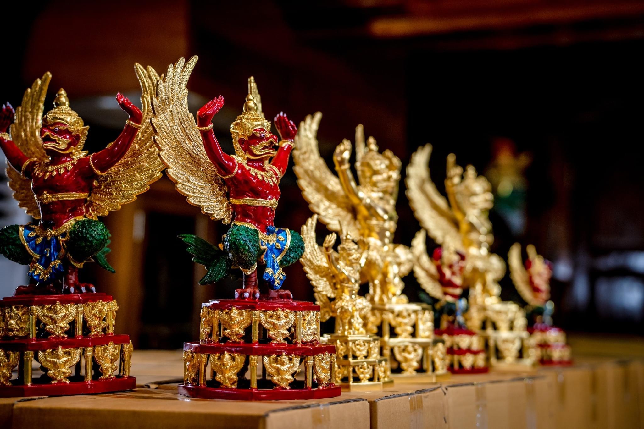 พญาครุฑ รุ่น เจริญพร (องค์บูชาพิมพ์ใหญ่)
