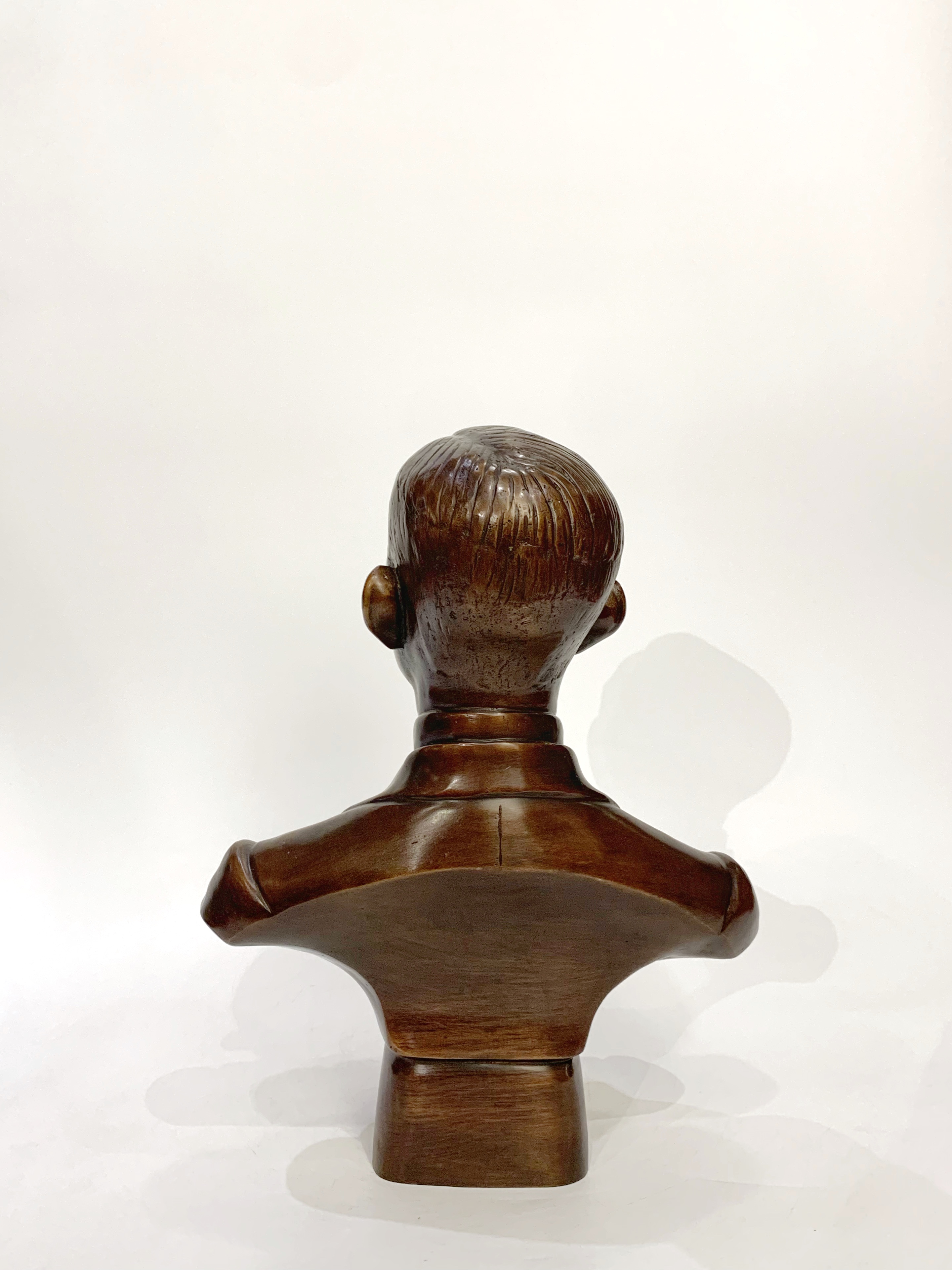 พระบิดา : สมเด็จพระมหิตลาธิเบศรฯ ครึ่งพระองค์