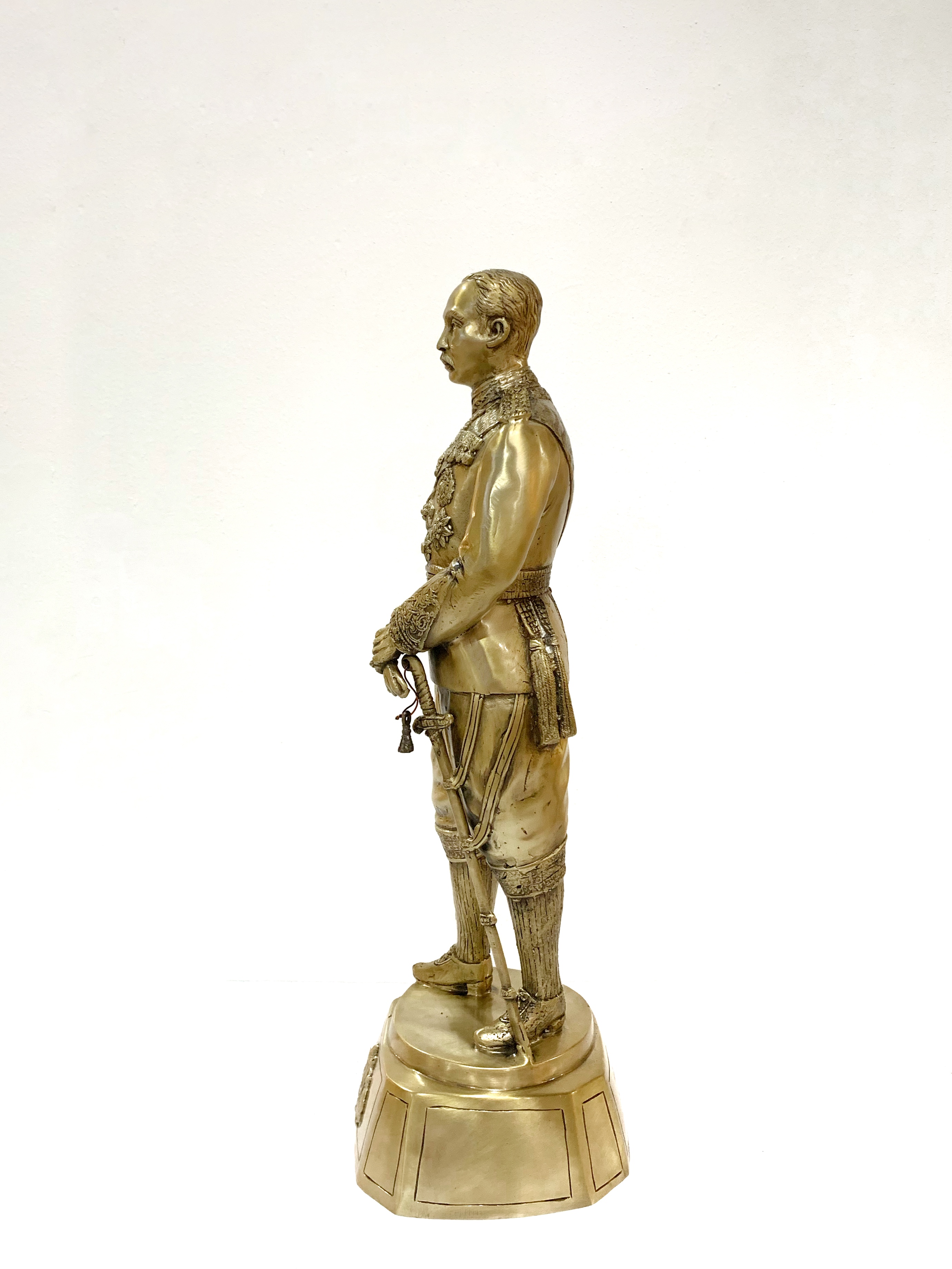 รัชกาลที่ 5 หน้าตัก 9 นิ้ว