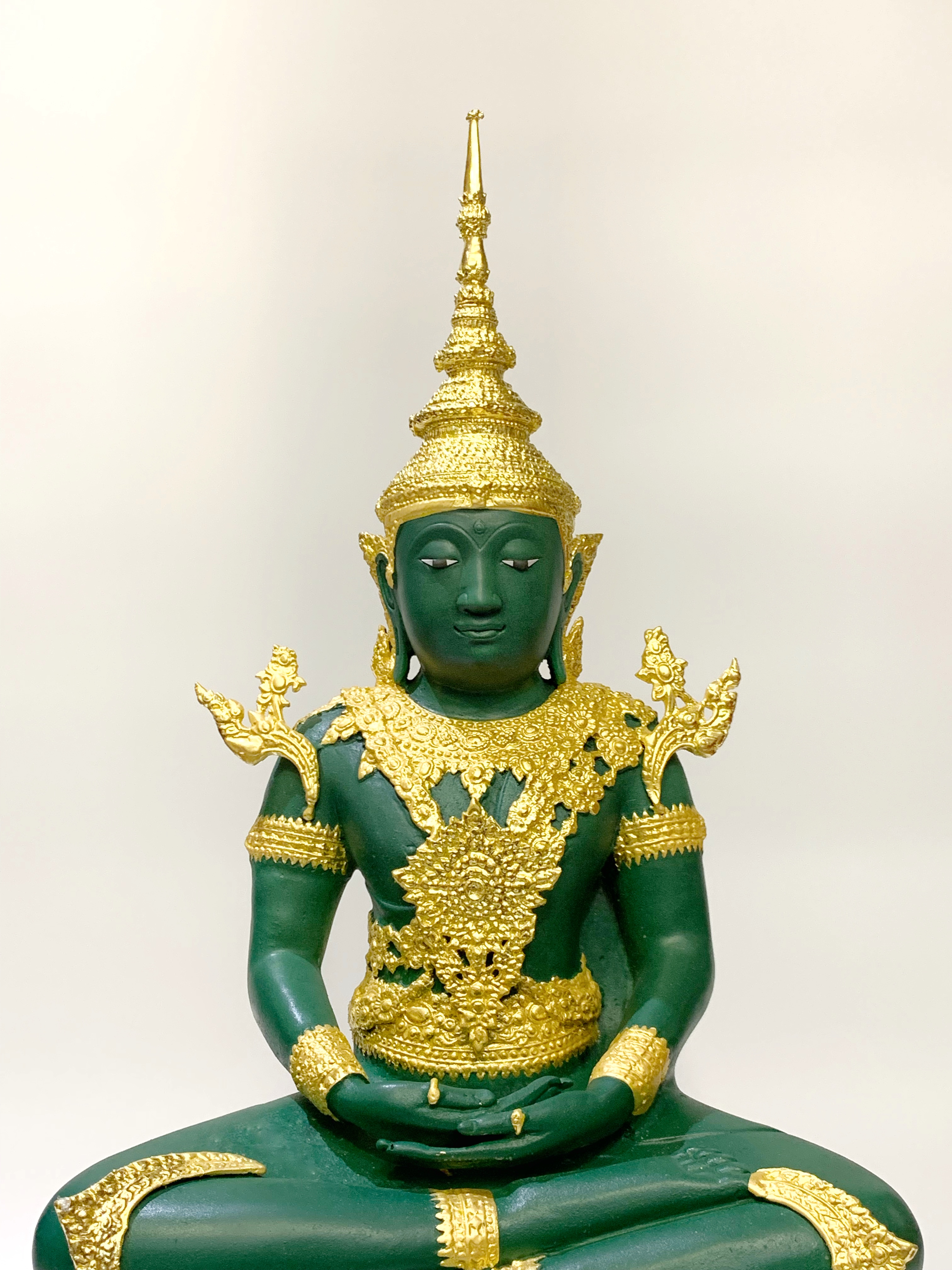 พระแก้วมรกต ทรงเครื่องฤดูร้อน หน้าตัก 9 นิ้ว