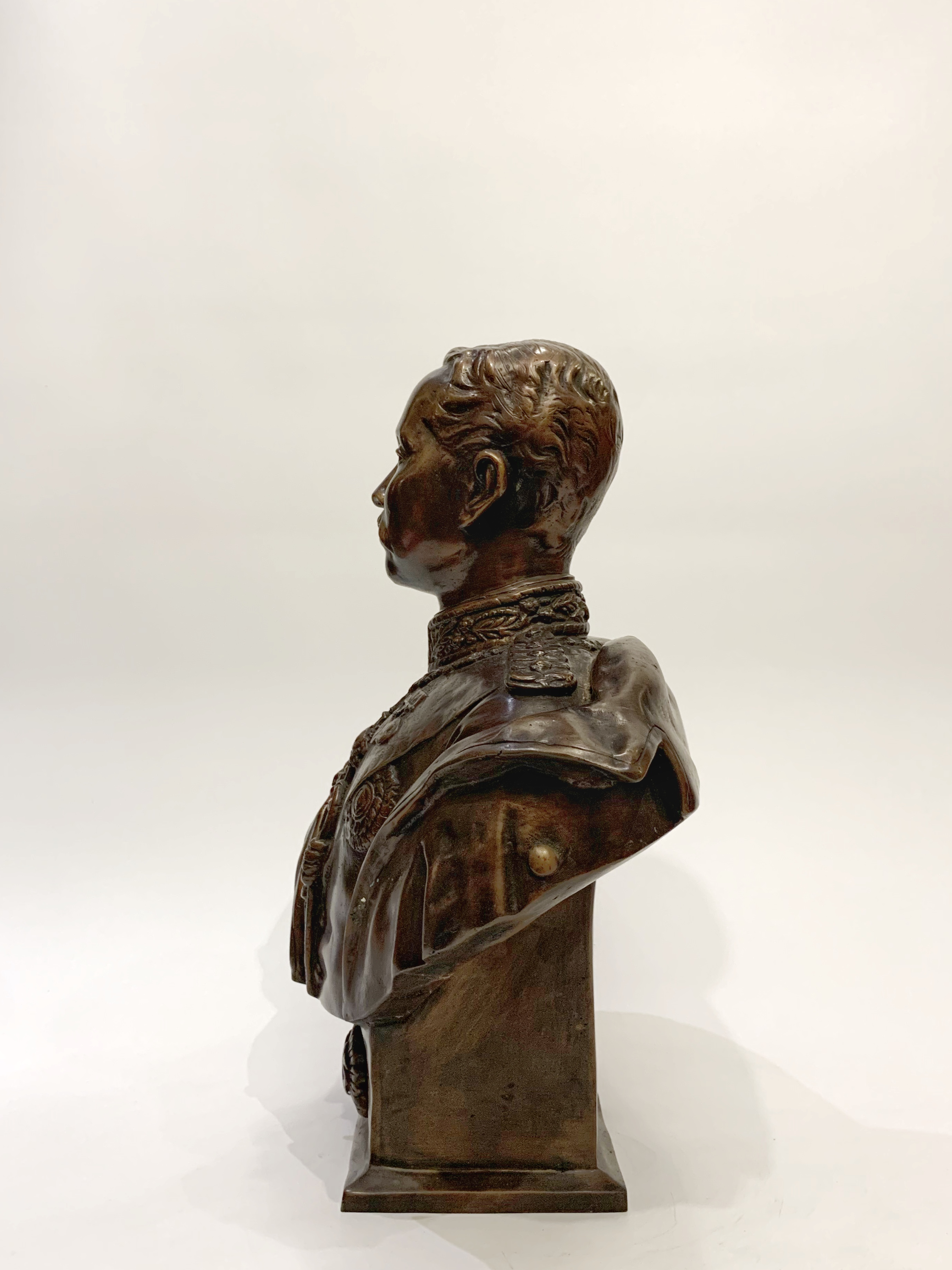 รัชกาลที่ 5 ครึ่งพระองค์