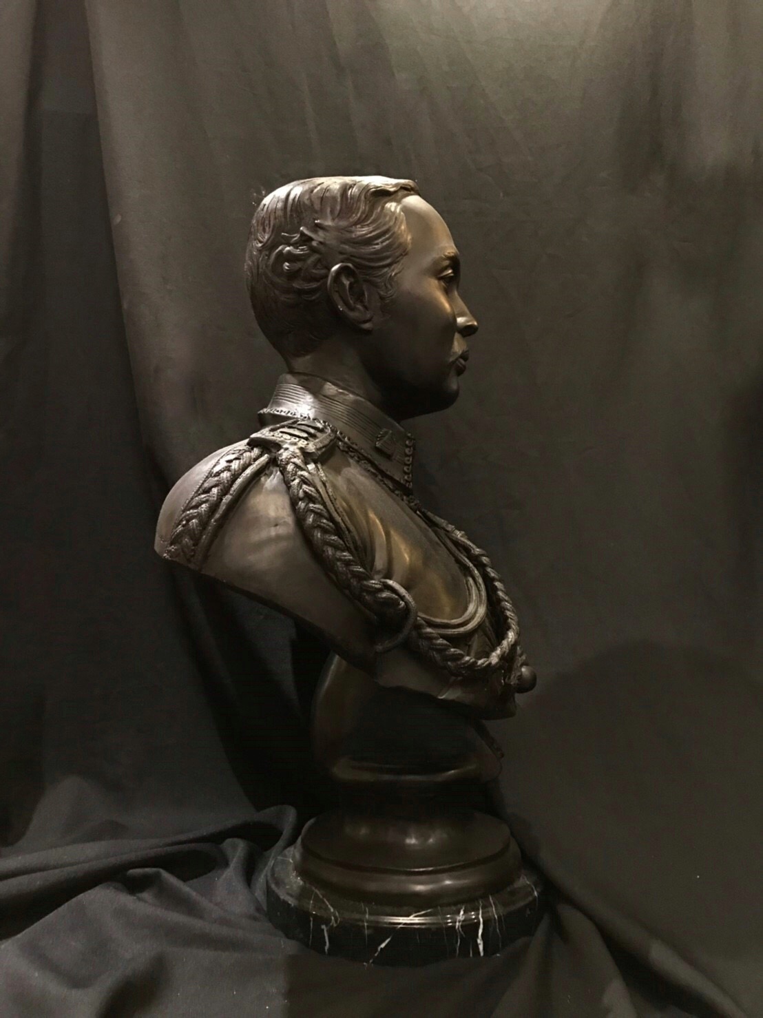 รัชกาลที่ 5 ครึ่งพระองค์ (ขนาดเท่าครึ่ง)