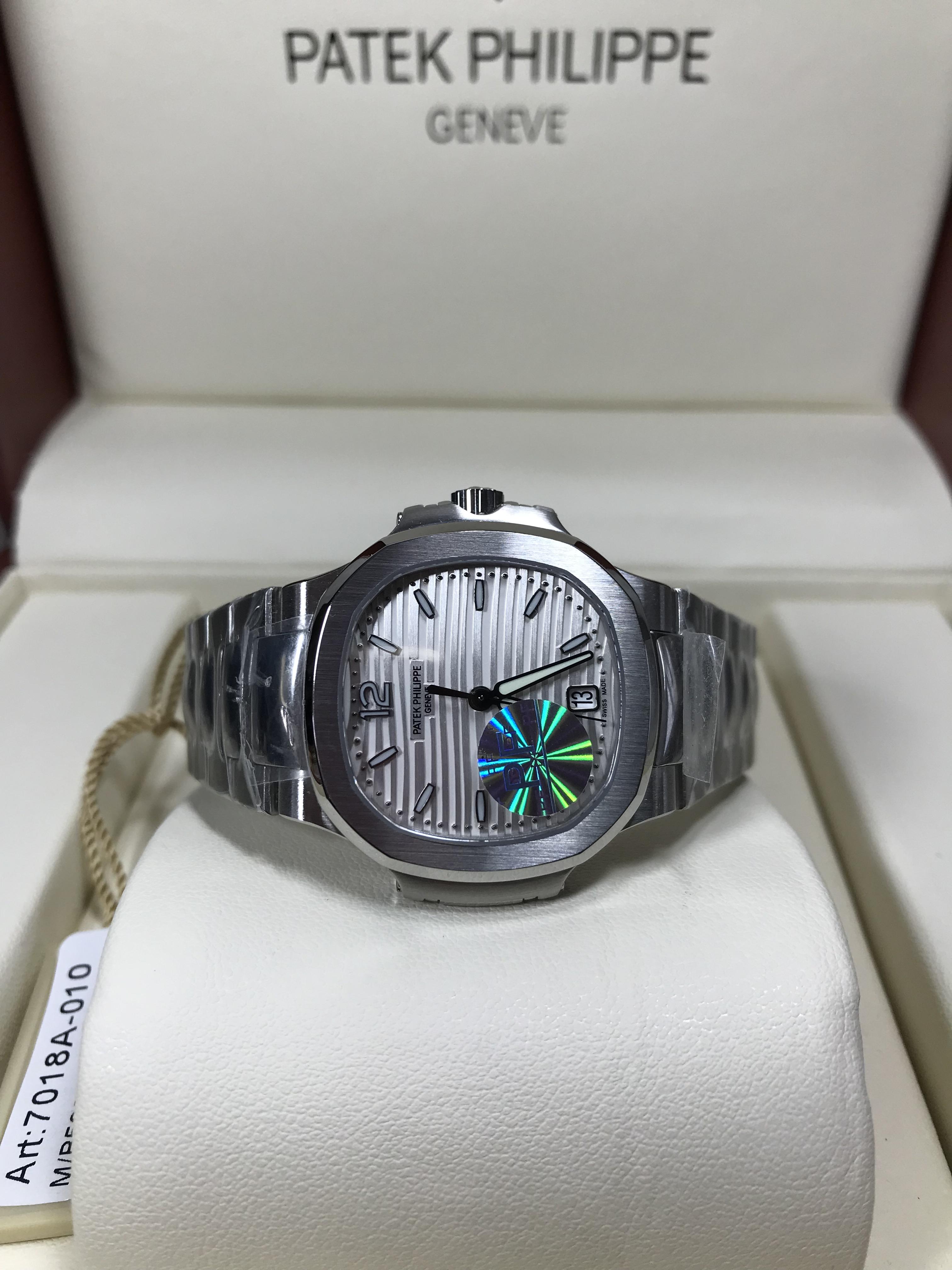 Patek Philippe Nautilus 7118/1A (Swiss PF)