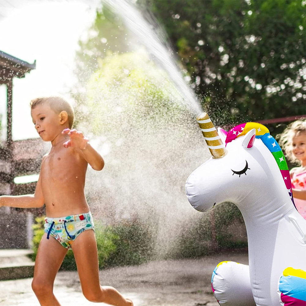 แพเป่าลมรูปยูนิคอร์นสำหรับเด็ก พร้อมสปริงเกอร์พ่นน้ำได้ Inflatable Unicorn Pool Float for Kids with Sprinklers