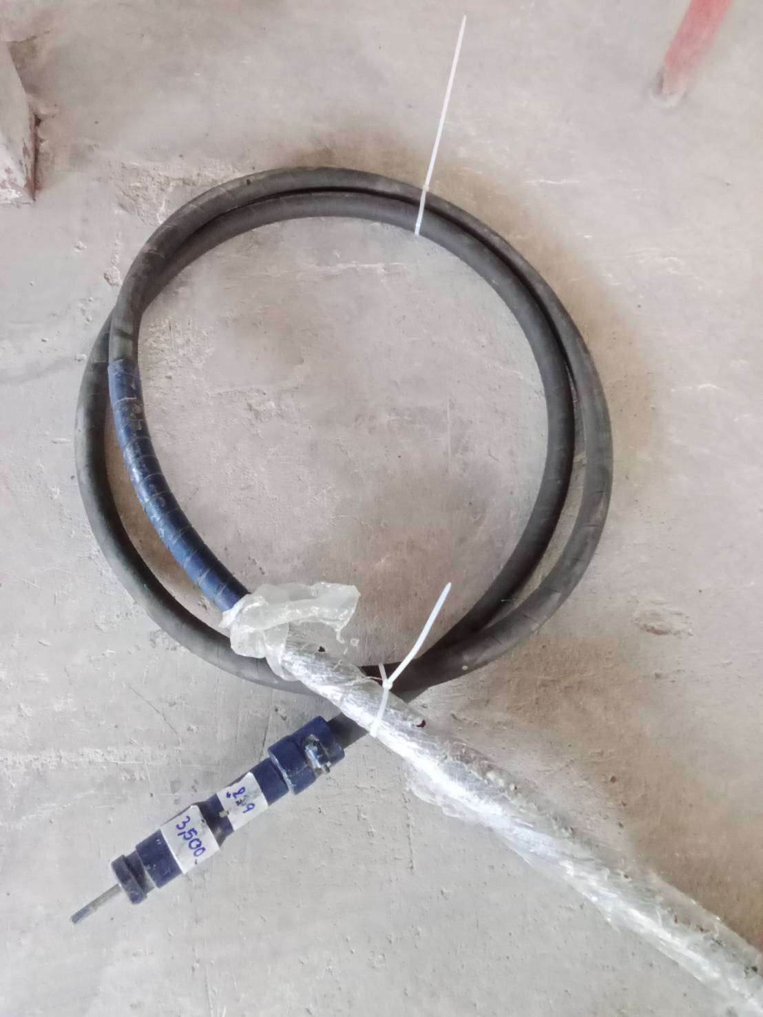 สายจี้ปูนเดือย 1.1/2 " เก่า