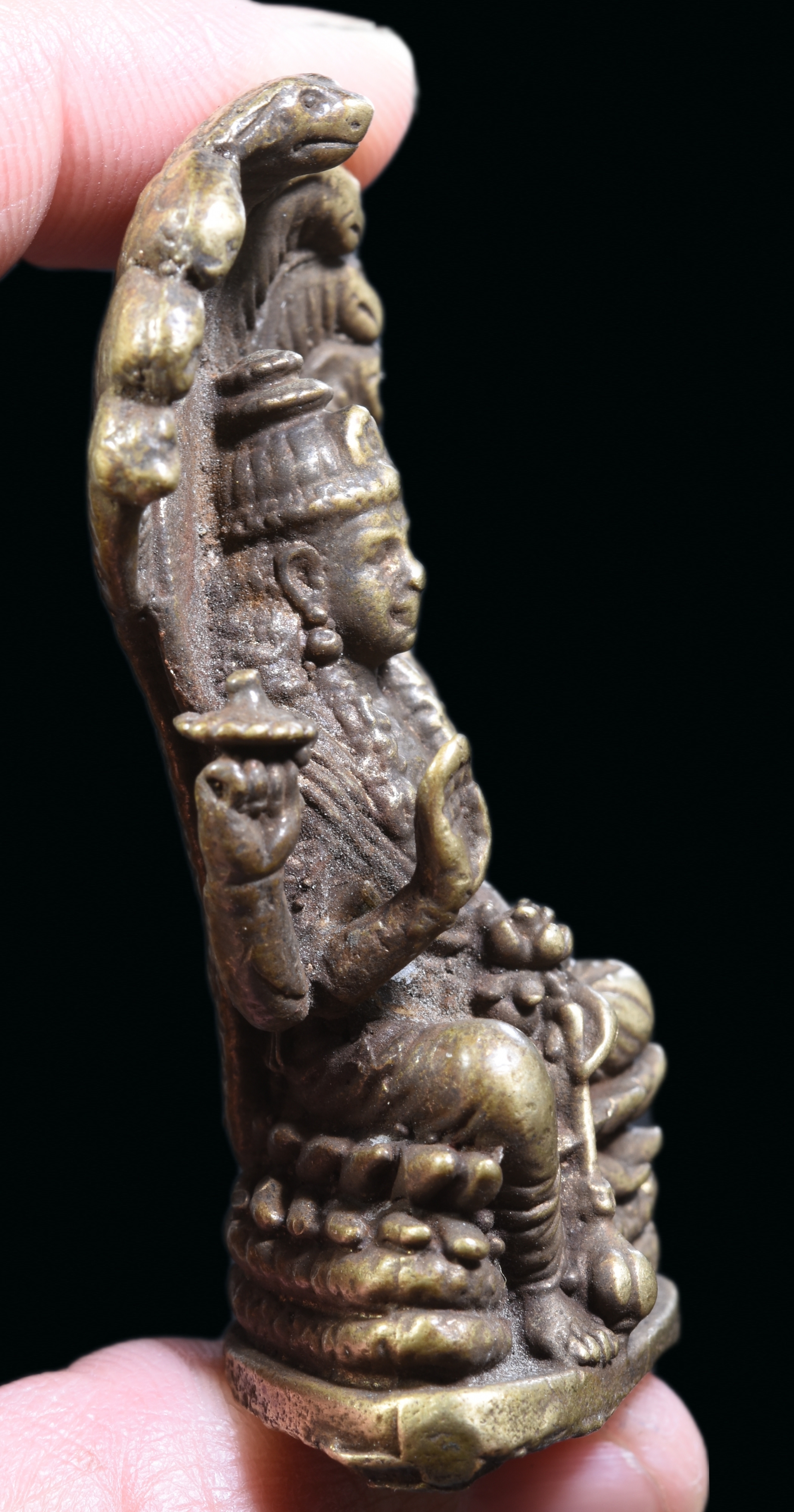 เทวรูปพระนารายณ์สี่กร ทรงนาคเจ็ดเศียร