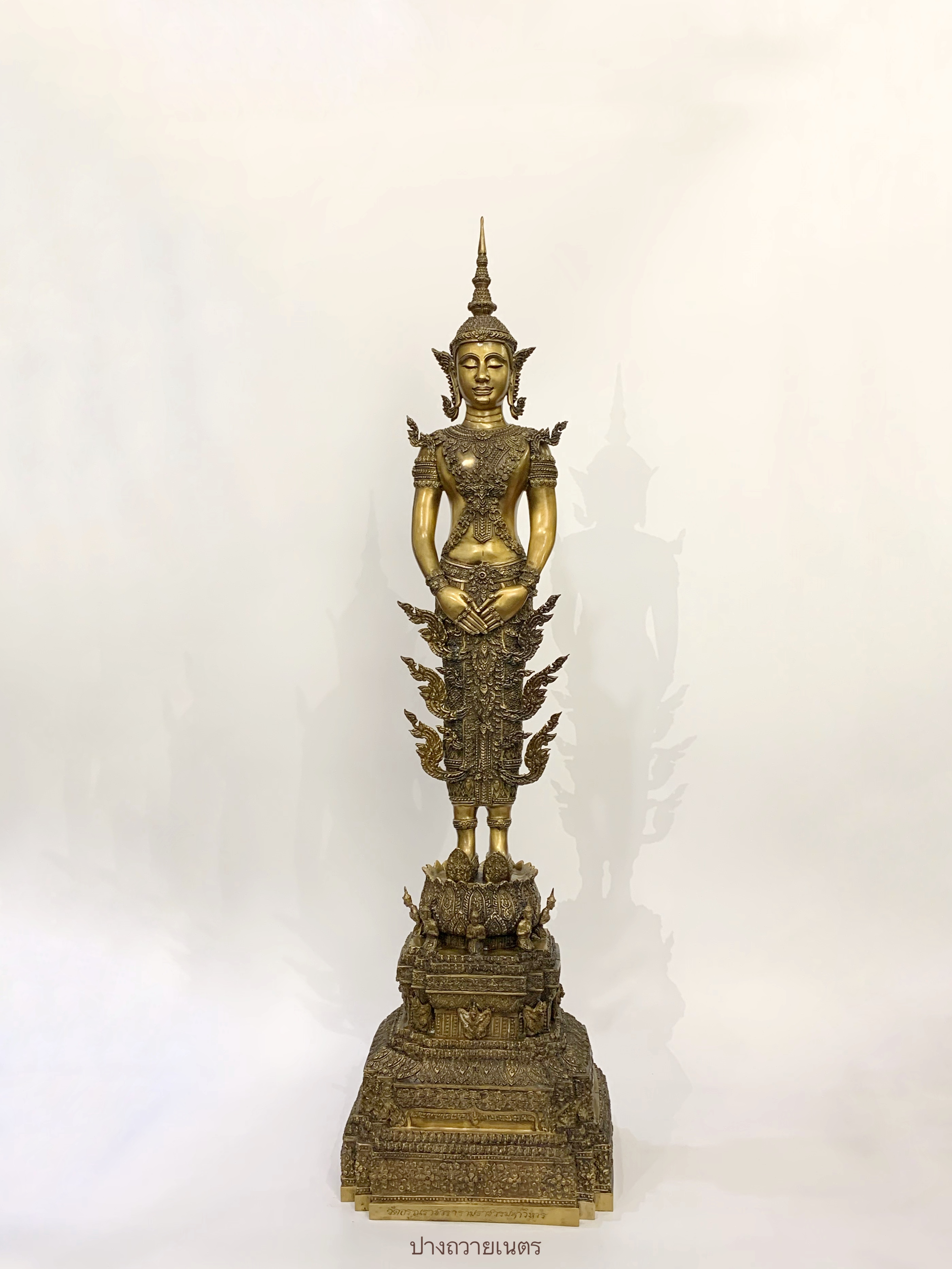 พระพุทธรูป ปางถวายเนตร ทรงเครื่องจักรพรรดิ์ หน้าตัก 9 นิ้ว