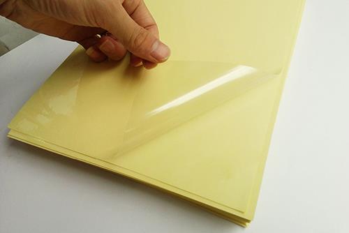 สติ๊กเกอร์ใส หลังเหลือง A4 (แพ็ค100แผ่น)