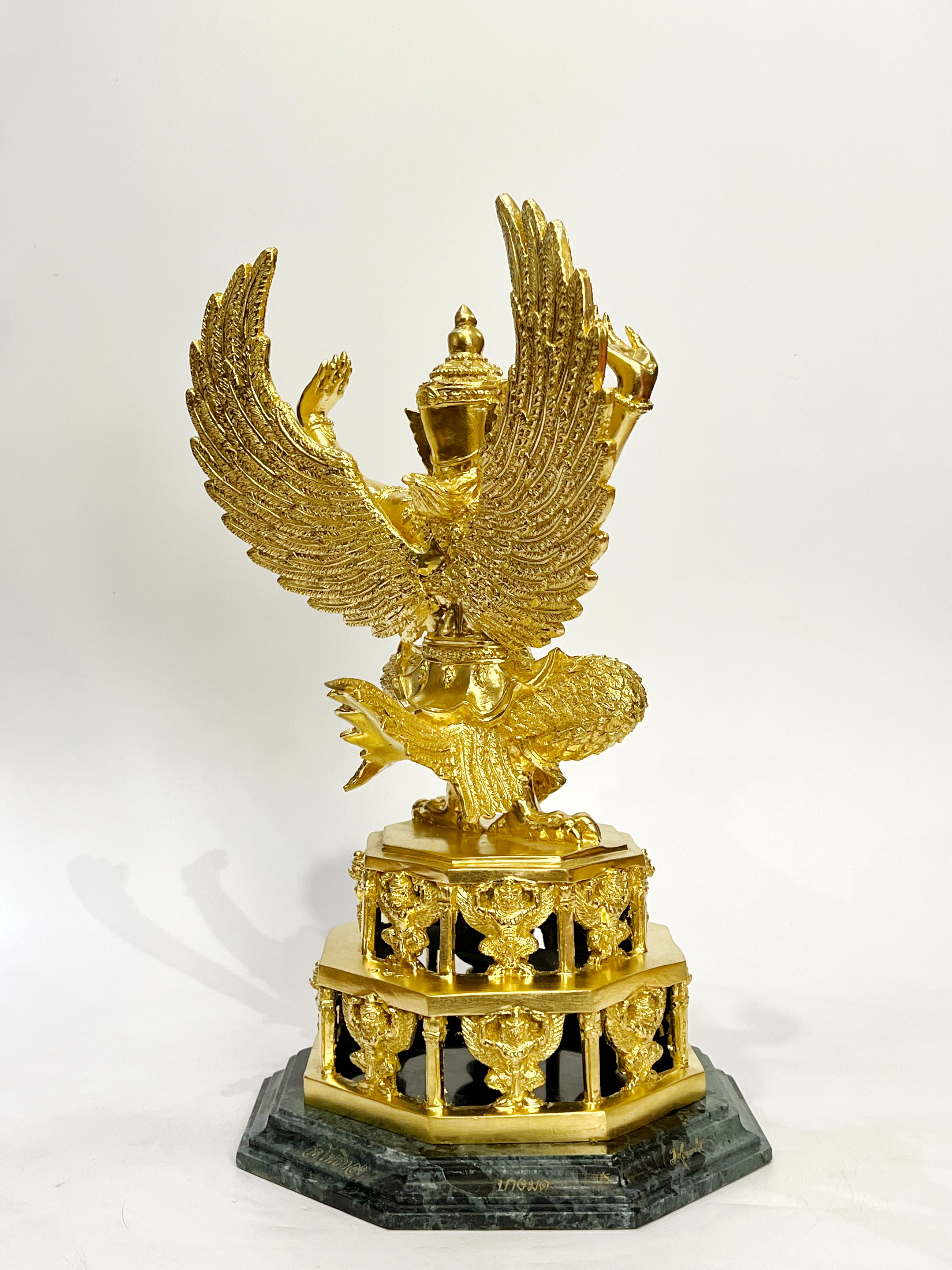 พญาครุฑ รุ่น เจริญพร (องค์บูชาพิมพ์ใหญ่) หมายเลข 163