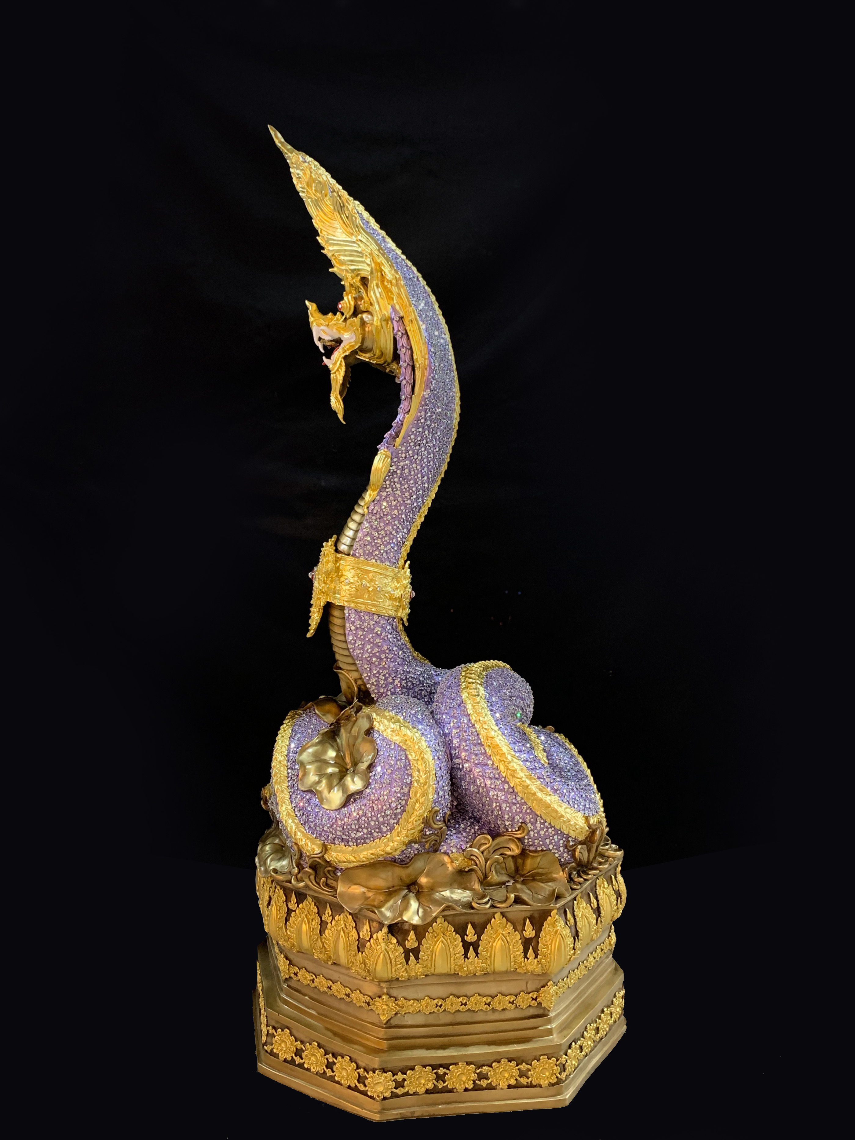 พญานาค สูง 149 cm.