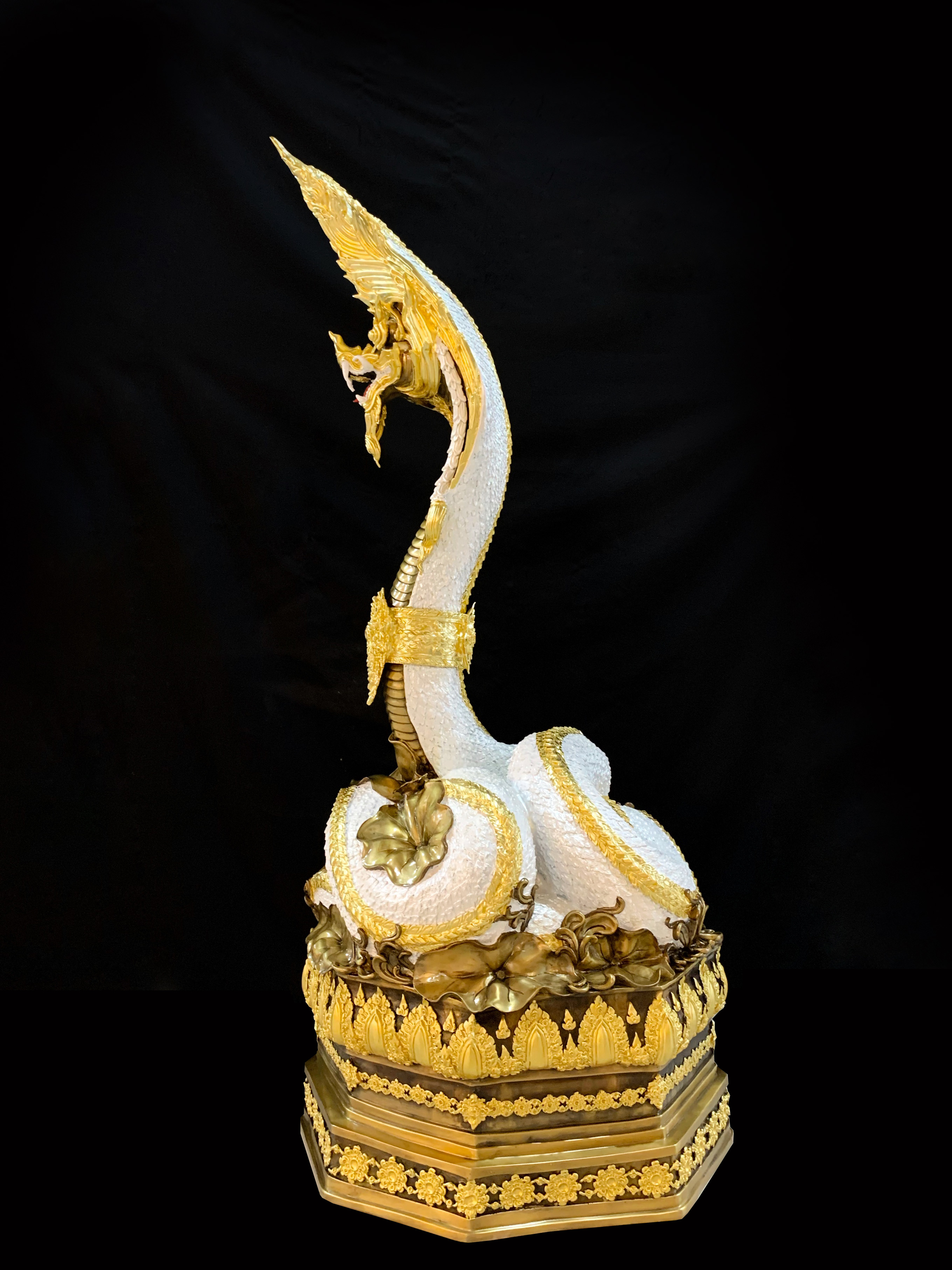 พญานาค สูง 149 cm.