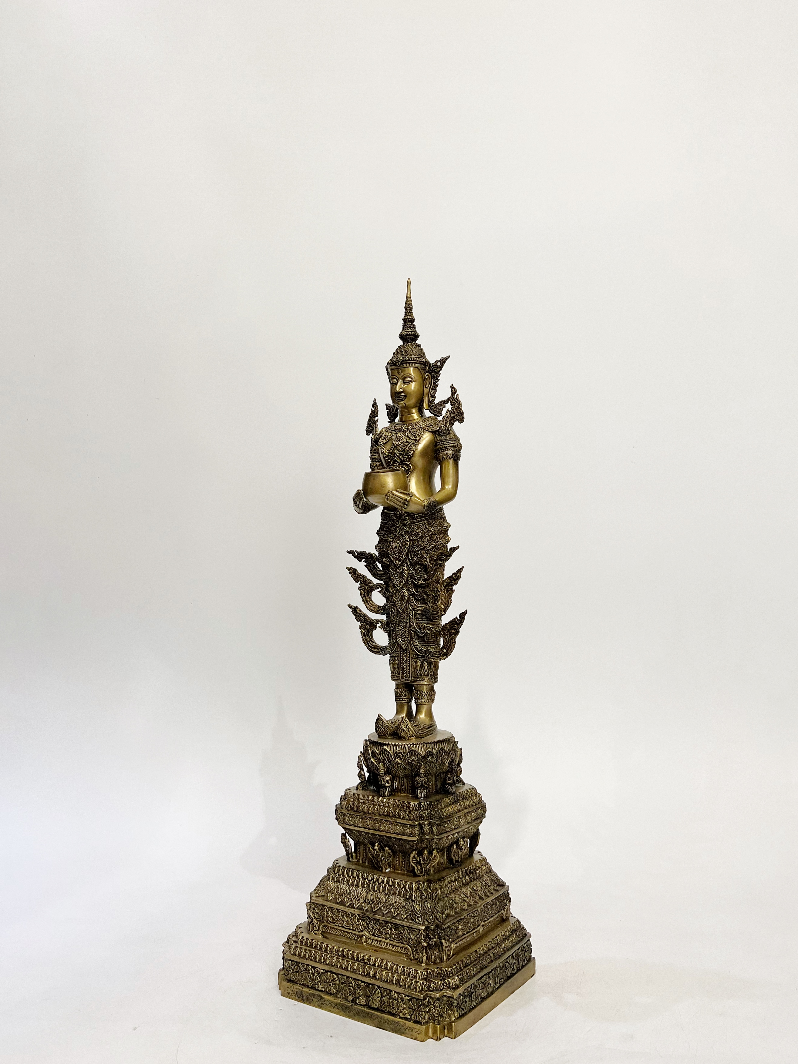 พระพุทธรูป พร้อม เทวรูป ทรงเครื่องจักพรรดิ์ หน้าตัก 5 นิ้ว (รวม 8 องค์)