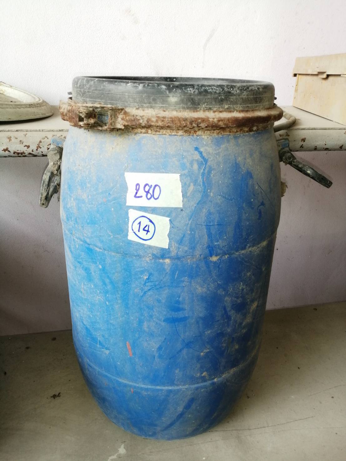 ถังใส่ของพร้อมฝาปิด(ถังสีฟ้า)