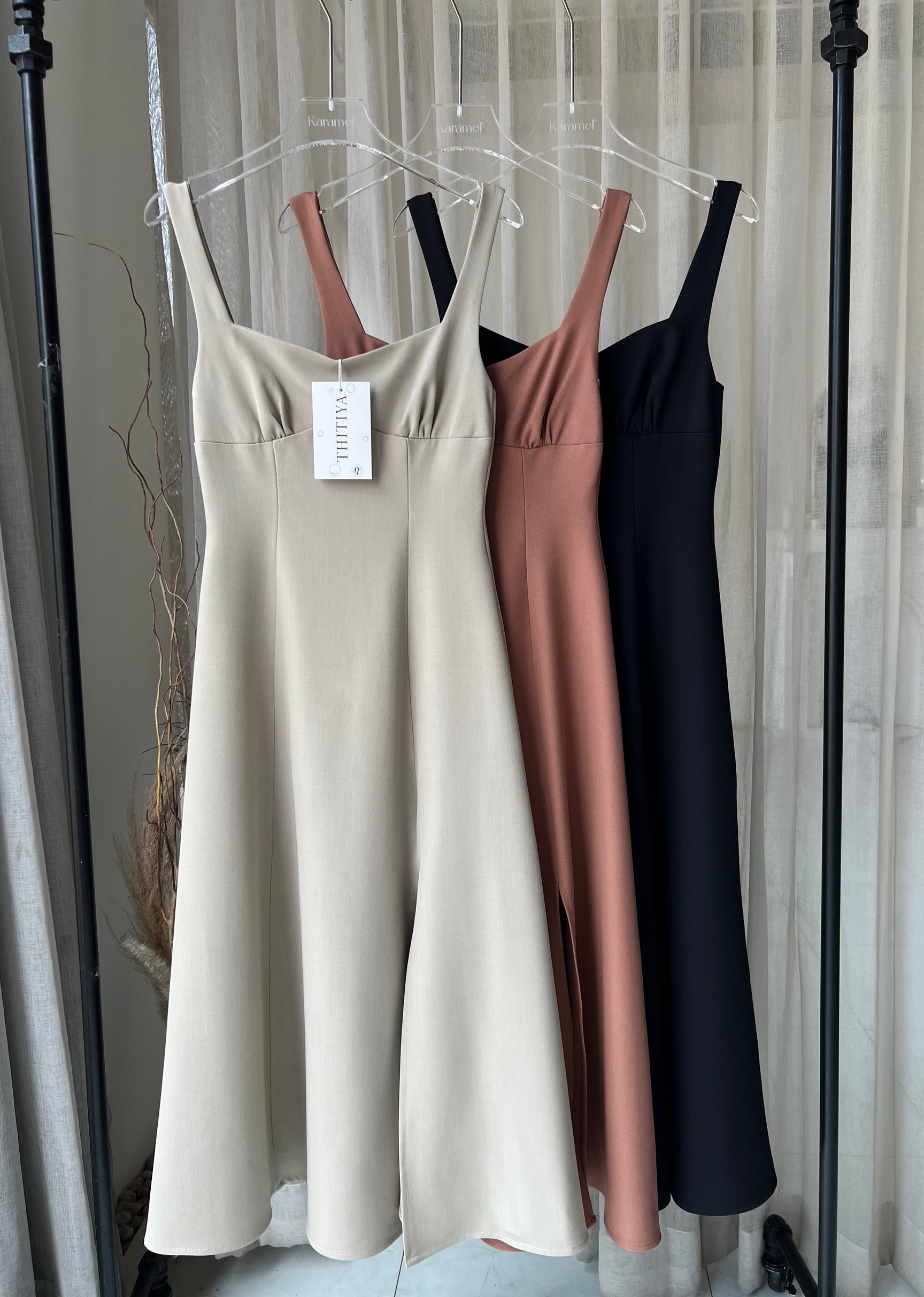 #5104 Caral Dress Midi dress ทรงสวยผ้าพรีเมี่ยมซับในอย่างดี จับจีบใต้อก ตีเกล็ดเก็บทรงช่วงบน thitiya