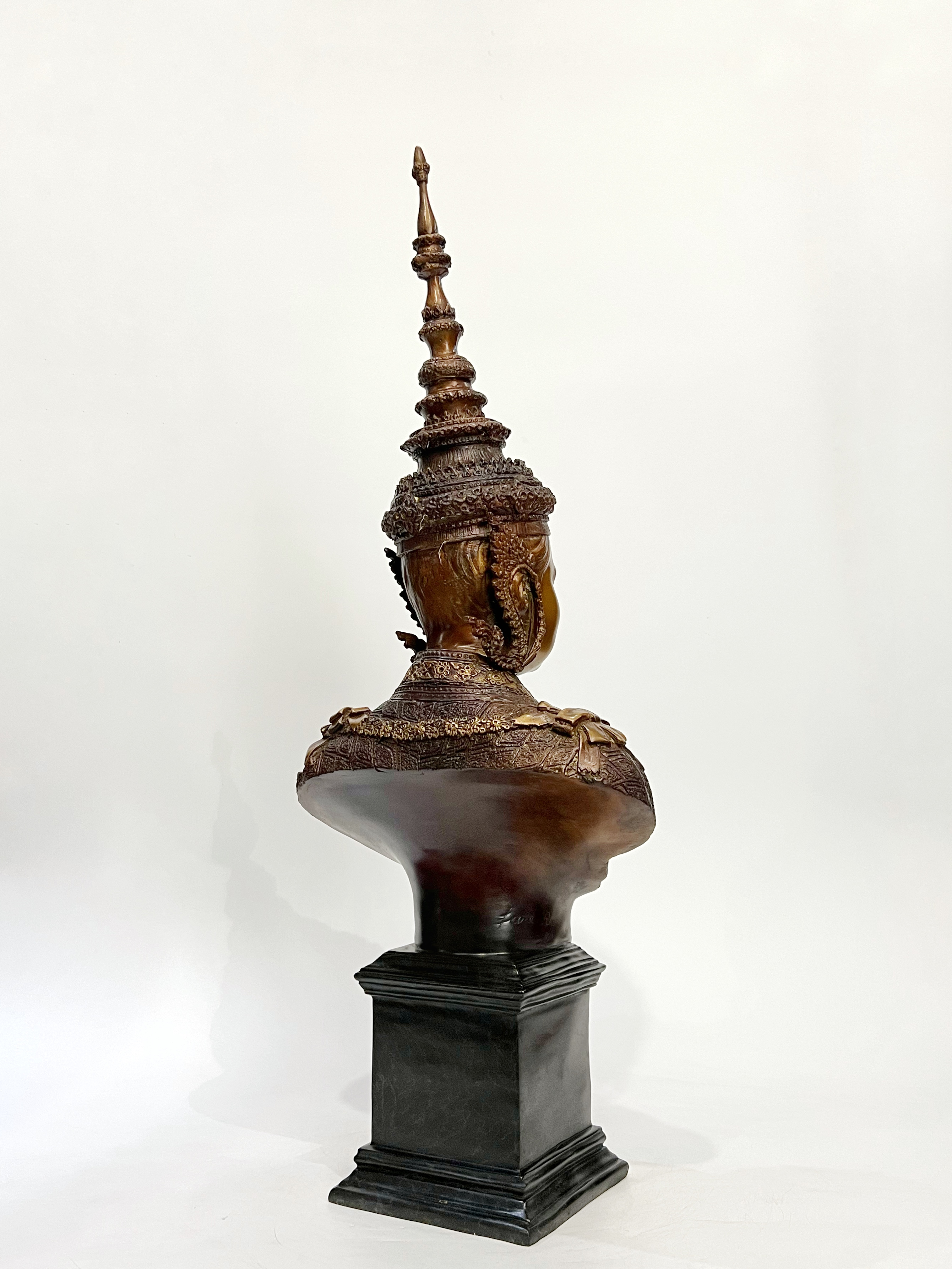 รัชกาลที่ 5 ครึ่งพระองค์ (ทรงพระมหาพิชัยมงกุฎ)