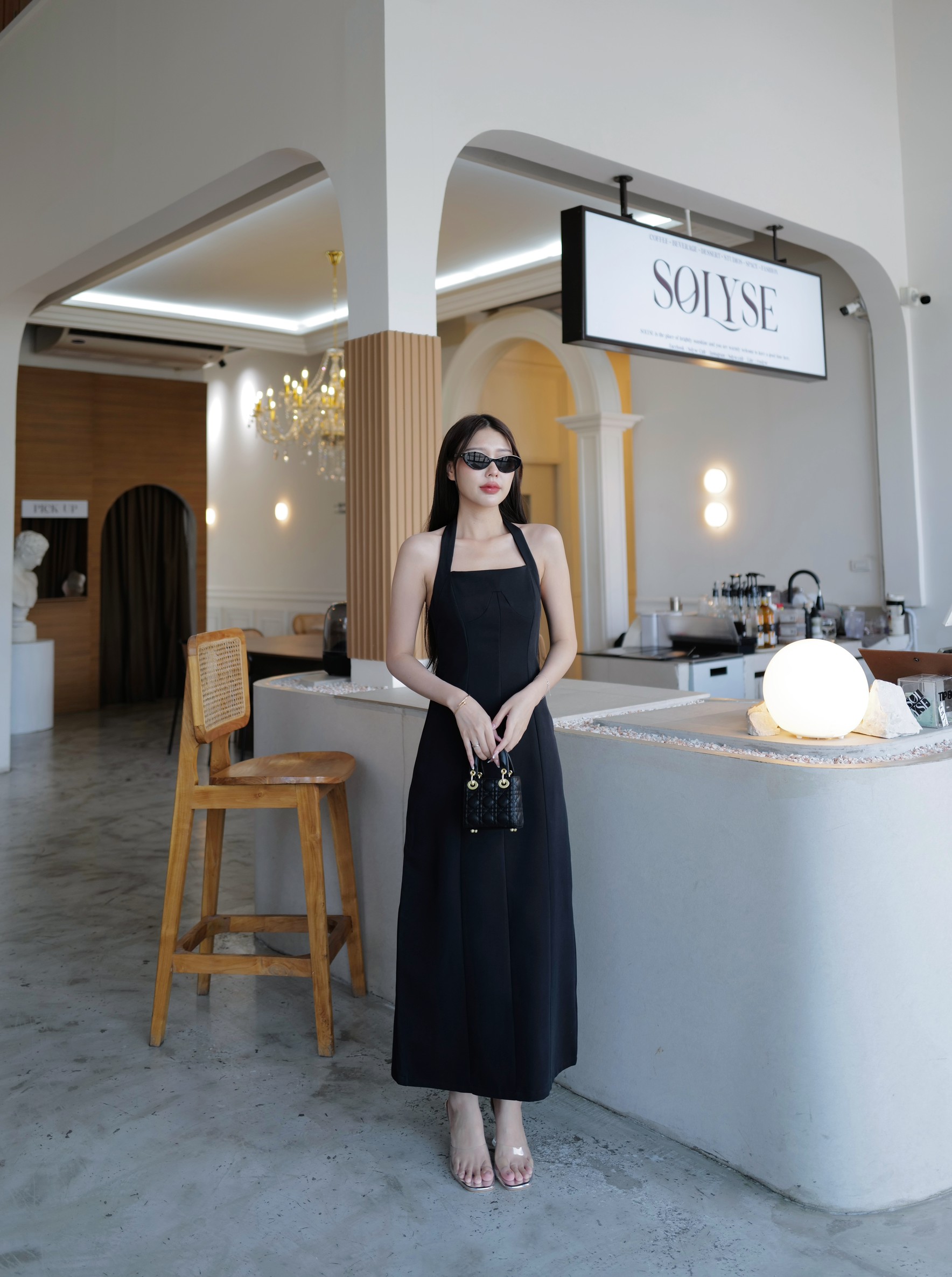 #5051#Eve 💕💕งานเดรสค้องคอเว้าหลัง ทรงคุณหนูมากค่ะ เป็นซิปด้านหลัง ผ่าหลัง