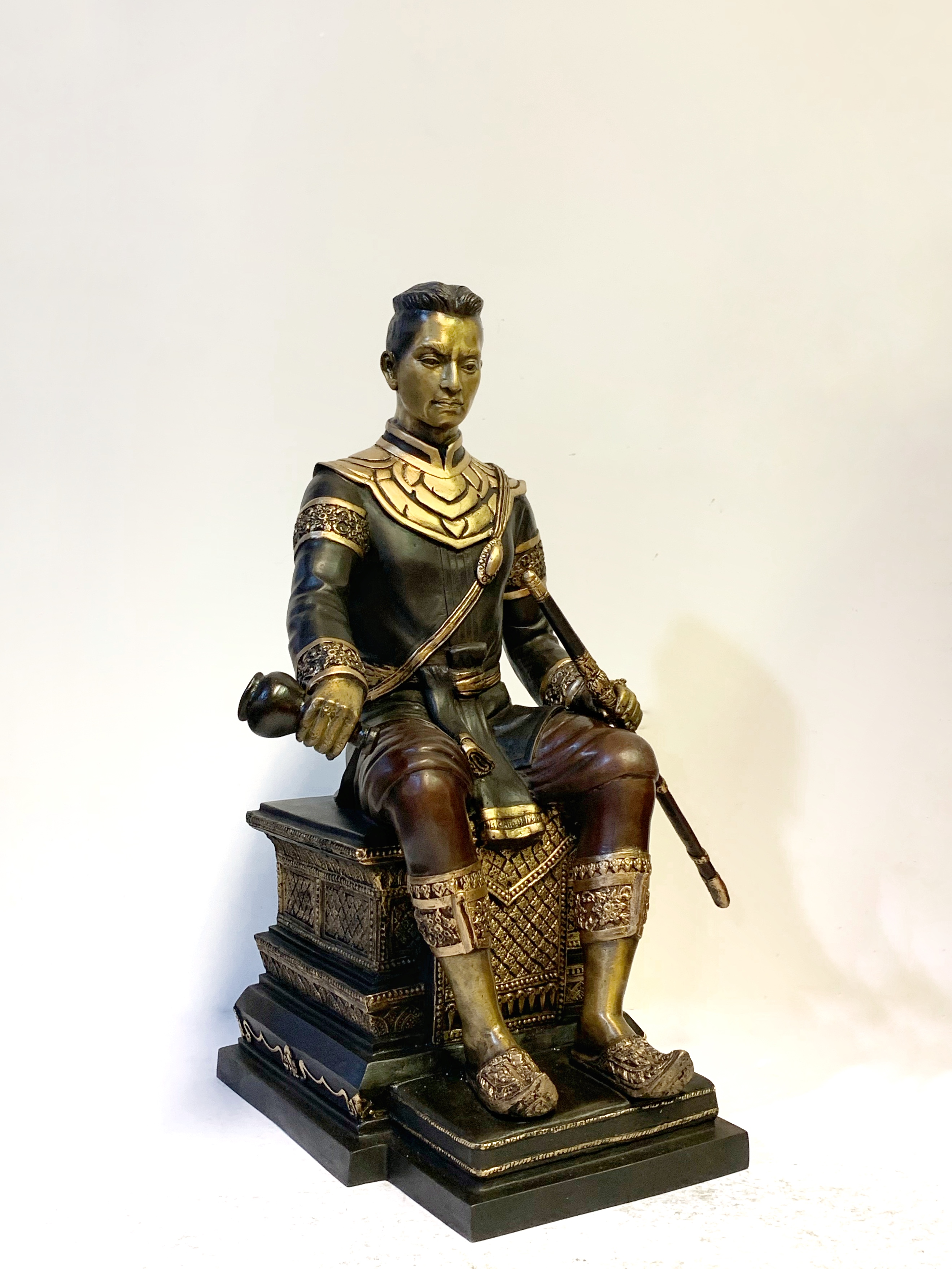 พระนเรศวรมหาราช นั่งบัลลังก์ หลั่งทักษิโณทก หน้าตัก 9 นิ้ว