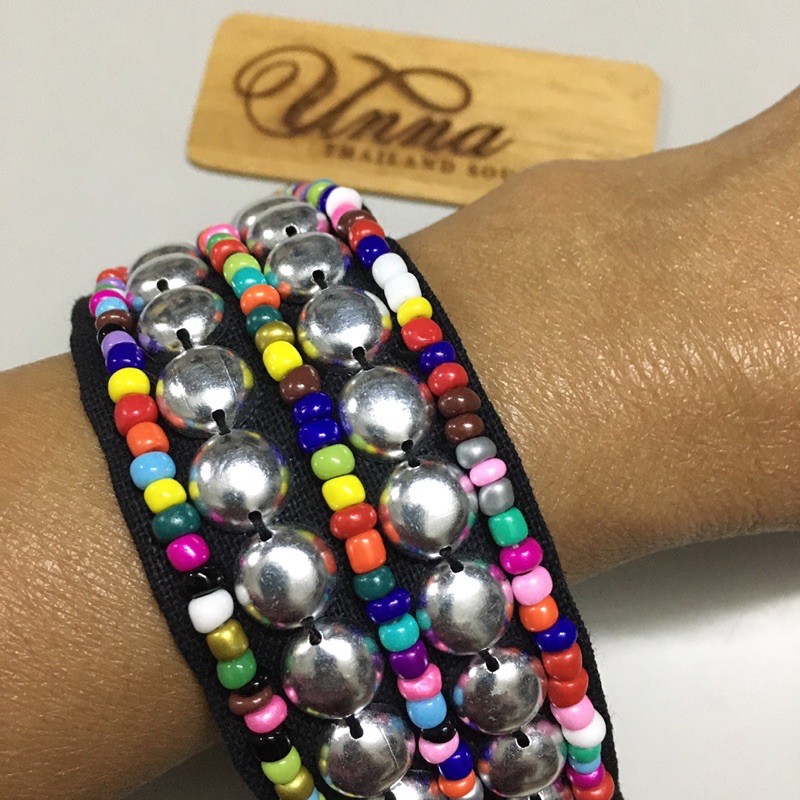 สร้อยข้อมือ งานชาวเขา ชนเผ่าอาข่า เย็บปักด้วยมือ Akha hill tribe tribal handmade bracelet.