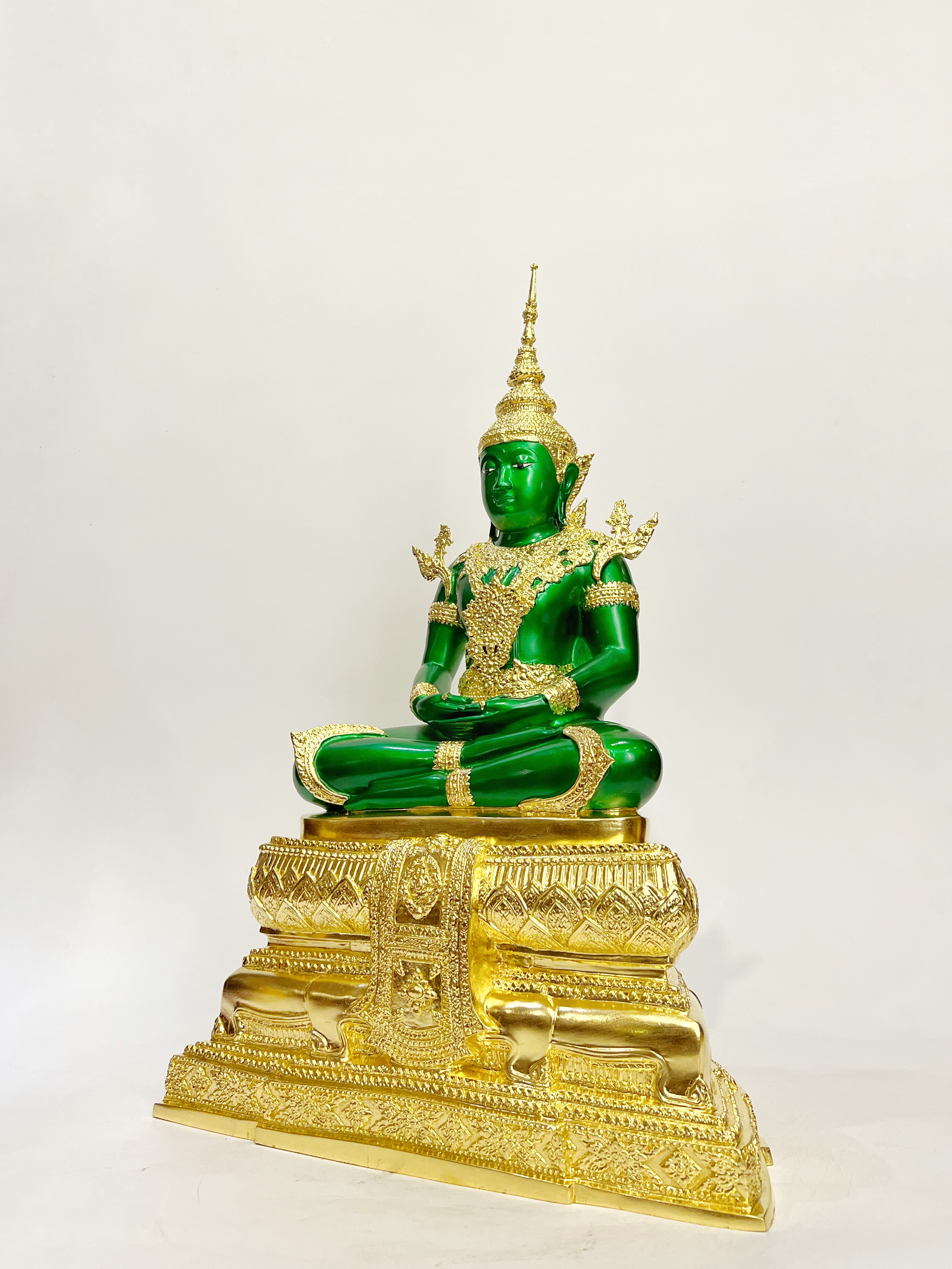 พระแก้วมรกต ทรงเครื่องฤดูร้อน หน้าตัก 9 นิ้ว