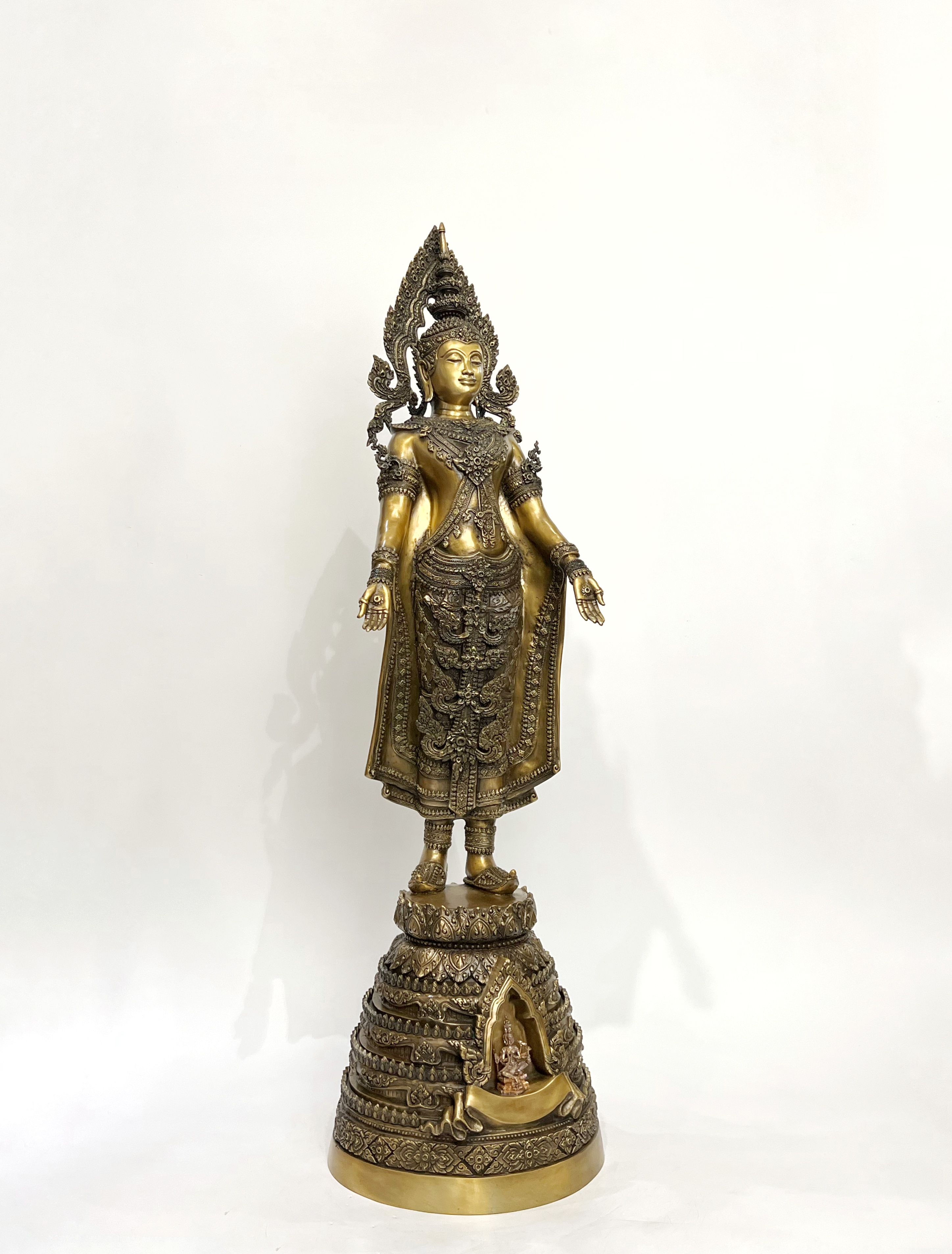 พระพุทธมหาจักรพรรดิ ปางเปิดโลก สูง 32 นิ้ว