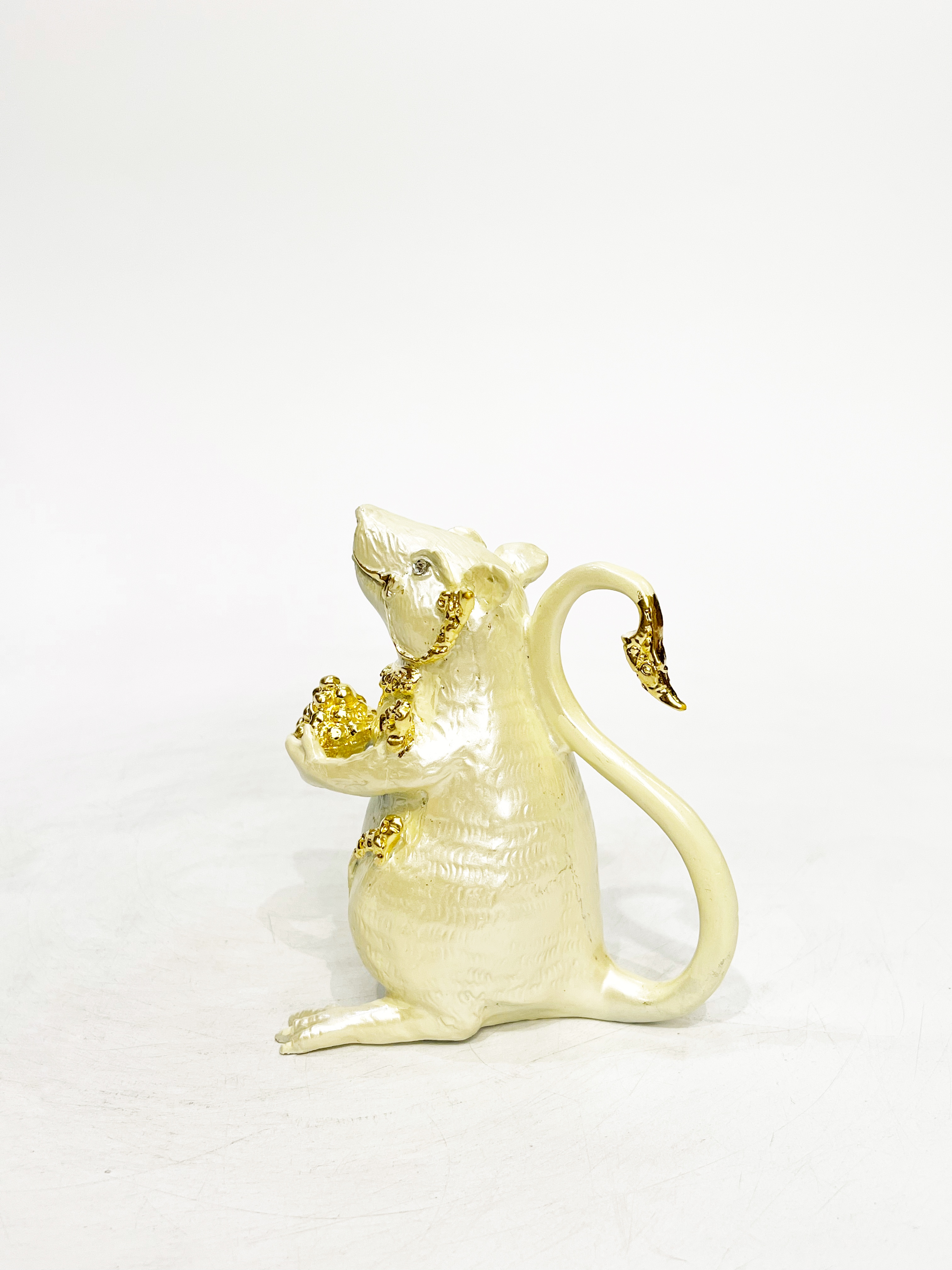 ชุด : หนูมุสิกะ (ถือขนม 2+วางกำยาน 1)