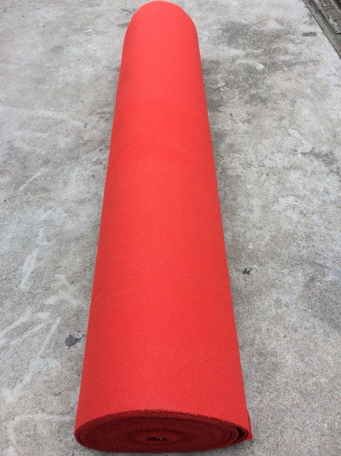 พรมลูกฟูก หรือพรมปูวัด สีแดงสด 011 หนา 4-6 มิล