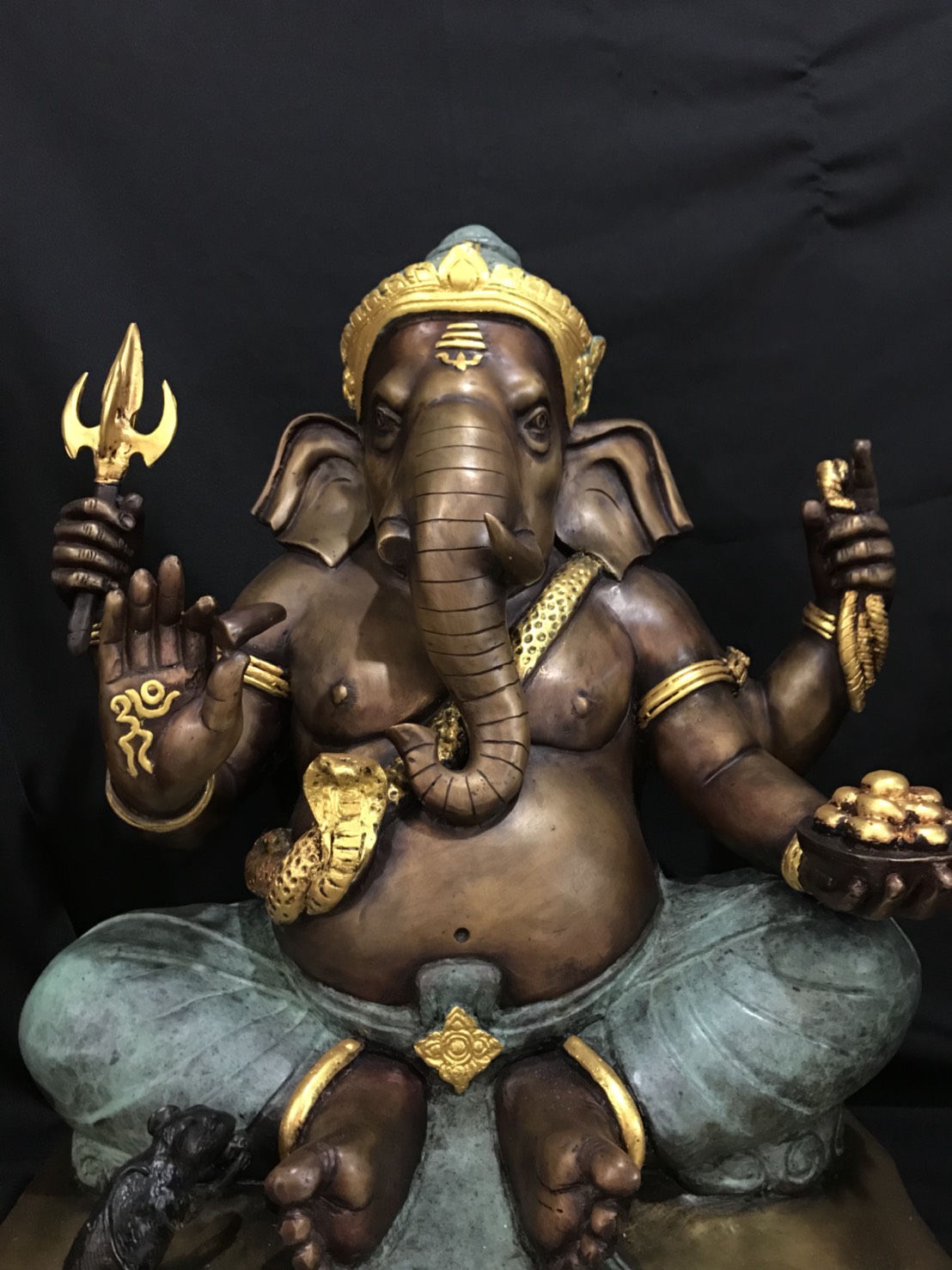 พระพิฆเนศ ปางเอกทันตะ หน้าตัก 16 นิ้ว (ฐานเหลี่ยม)