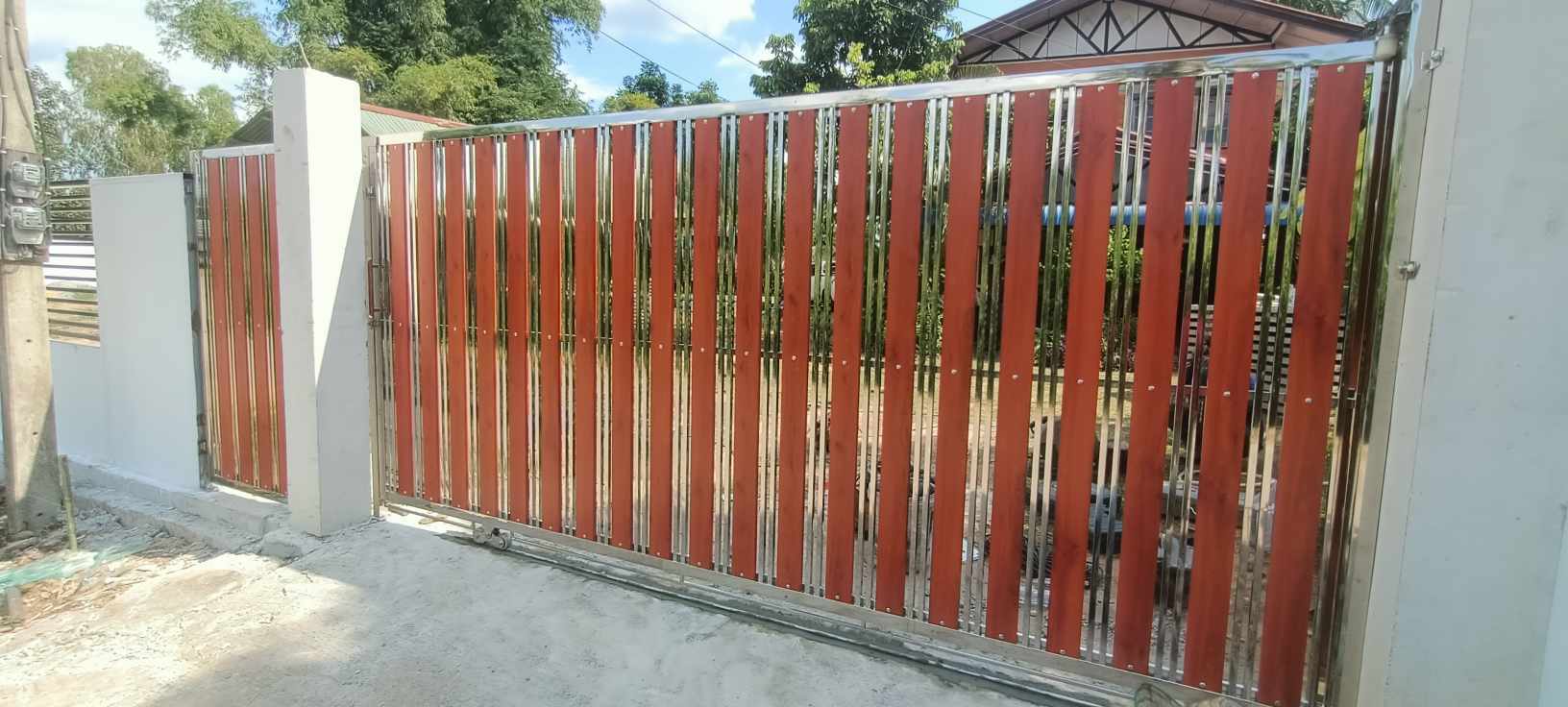 มอเตอร์รีโมท ประตูรั้วบ้าน ประตูรั้วโรงงาน ช่างสแตนเลส ประตูรีโมท อ.เกาะจันทร์ จ.ชลบุรี 095-1955898