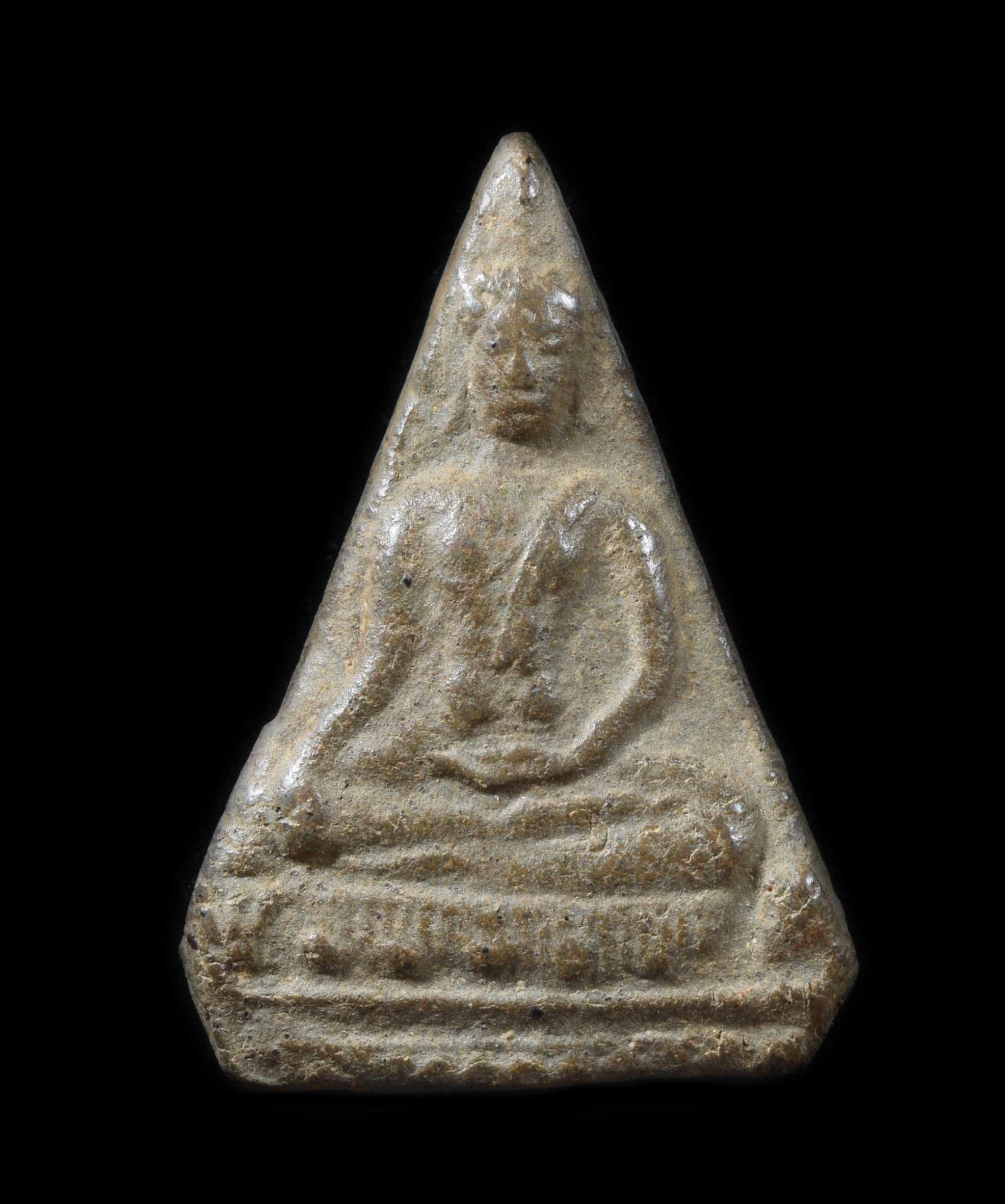 พระนางเสน่ห์จันทร์ เนื้อดิน