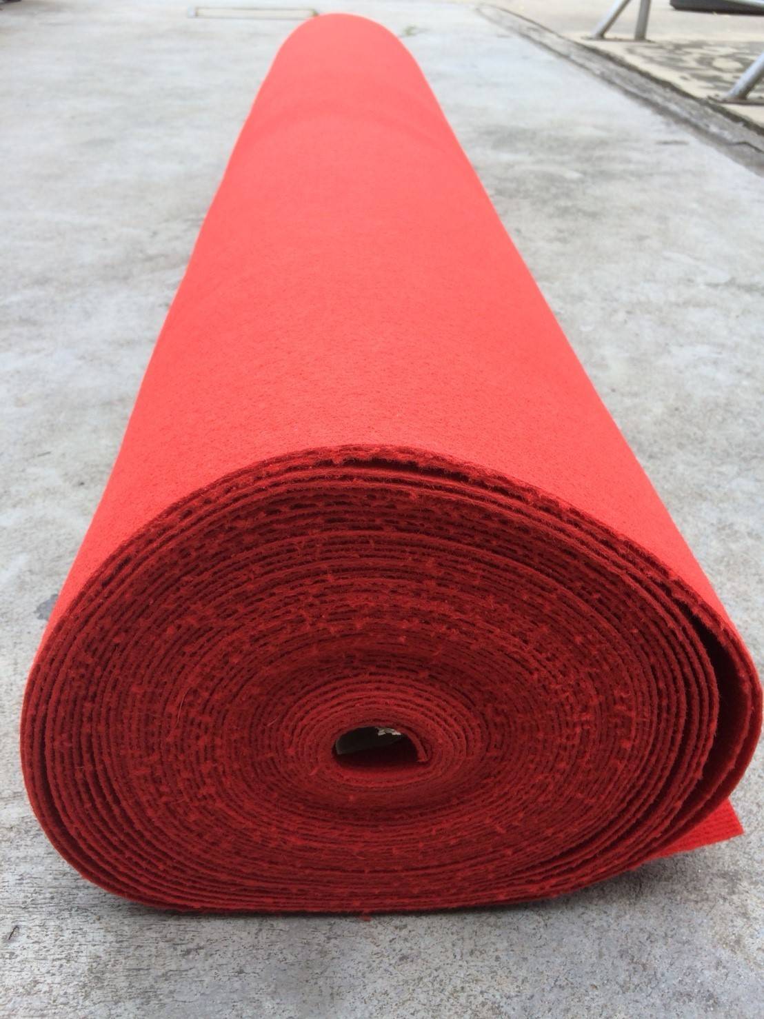 พรมลูกฟูก หรือพรมปูวัด สีแดงสด 011 หนา 4-6 มิล