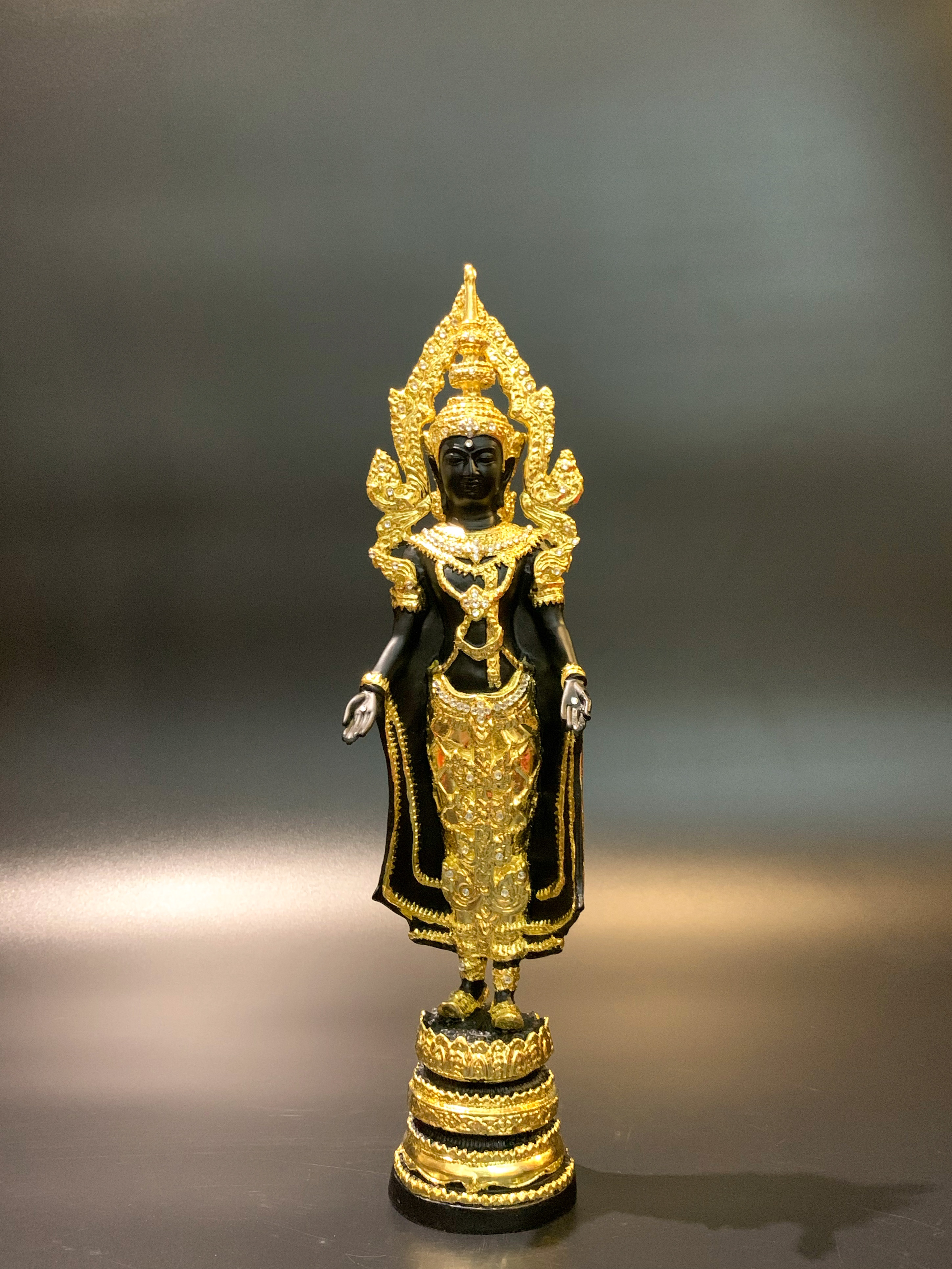 พระพุทธมหาจักรพรรดิ ปางเปิดโลก หน้าตัก 5 นิ้ว