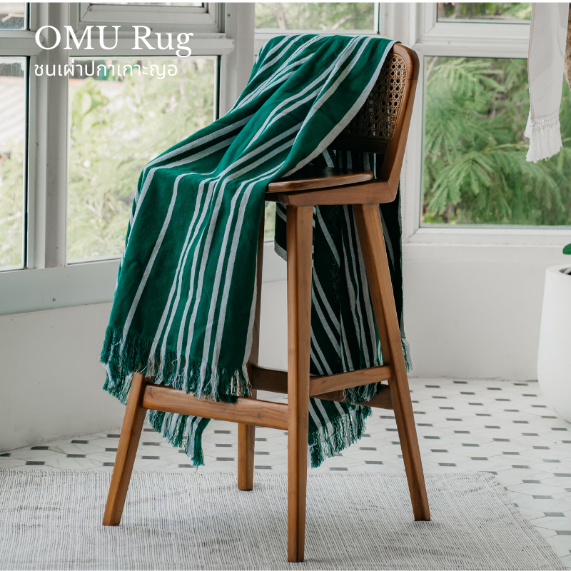 OMU Beach Fabric Rug ผ้าปูชายหาด เย็บแบบชนเผ่าดั้งเดิม จากผ้าทอชนเผ่าปกาเกอะญอ เป็นงานสั่งทำ 45-60 วัน_Designer ไชยยงค์ รัตนอังกูร