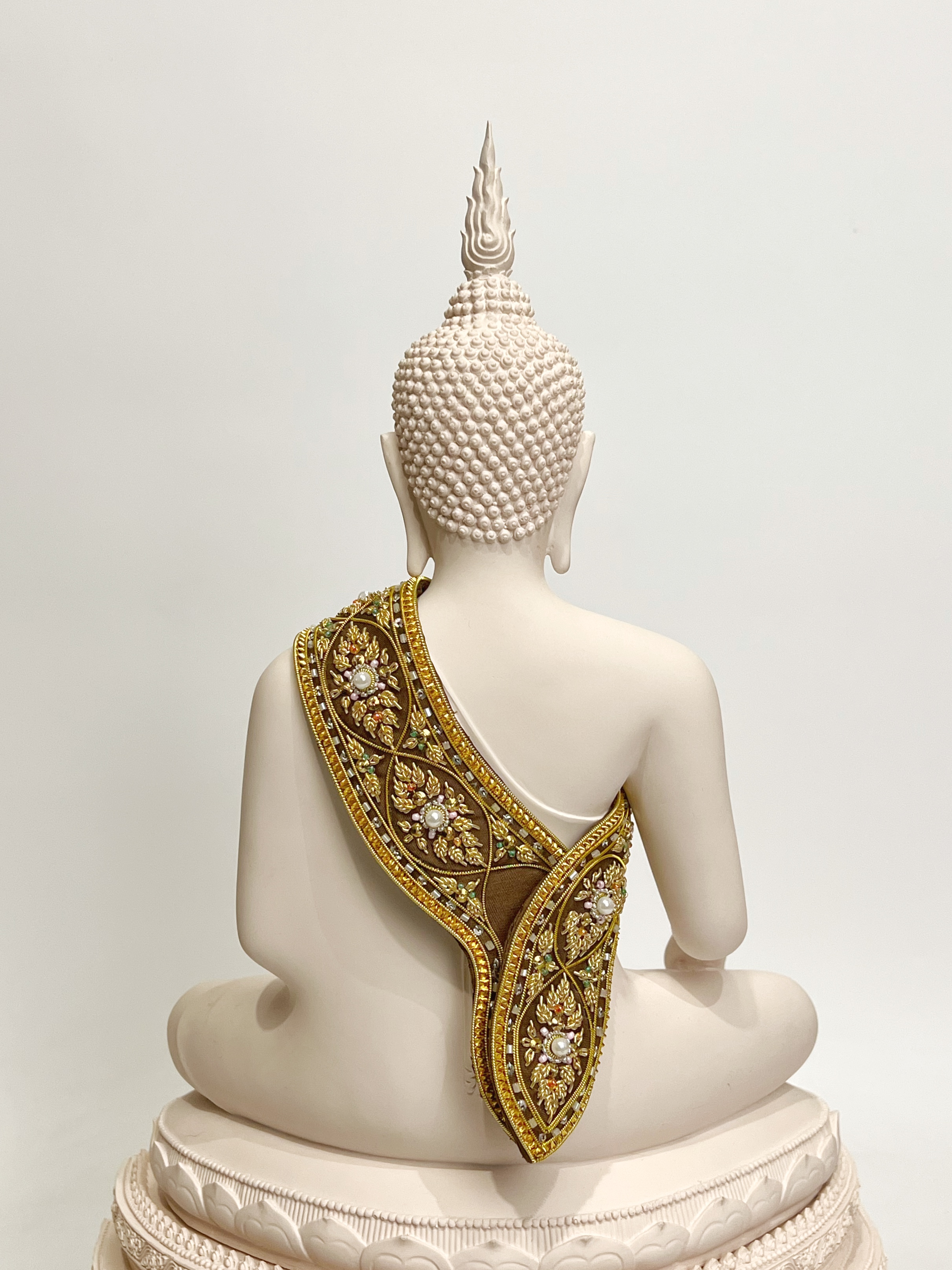 สังฆาฏิปักดิ้นทอง สำหรับพระพุทธรูปขนาดหน้าตัก 9 นิ้ว