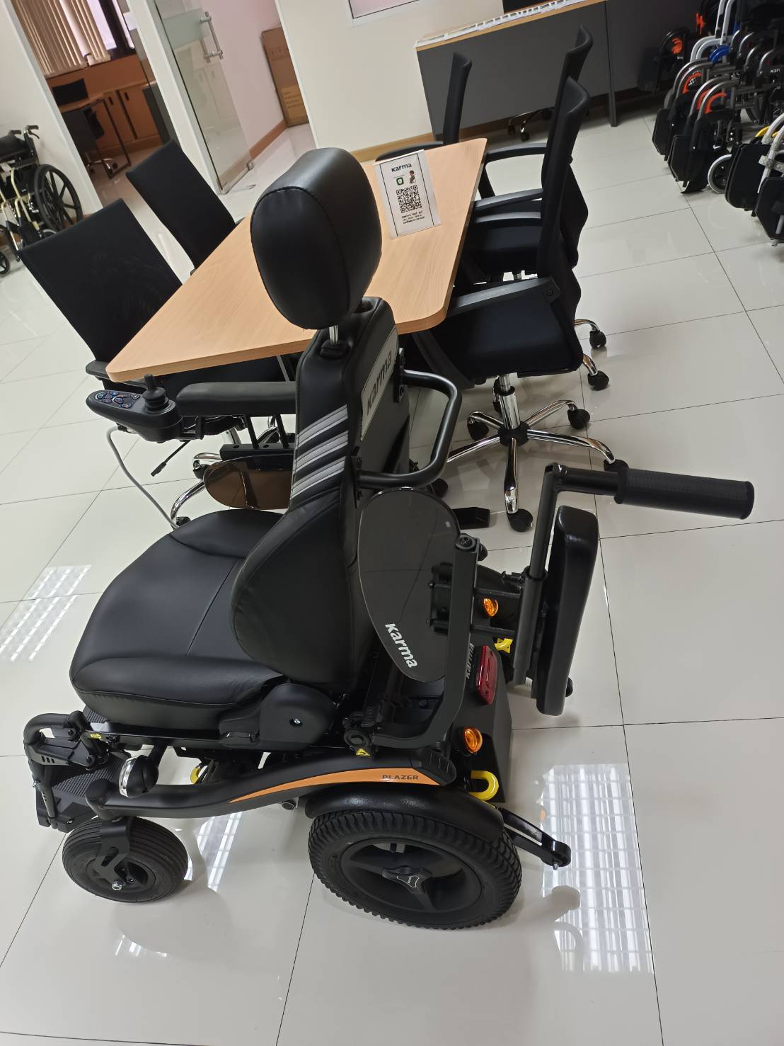 รถเข็นไฟฟ้าคาร์ม่า รุ่น Blazer Captain พนักพิงหลังปรับเอนได้ รับประกันศูนย์ 5 ปี (รุ่นยอดนิยม)