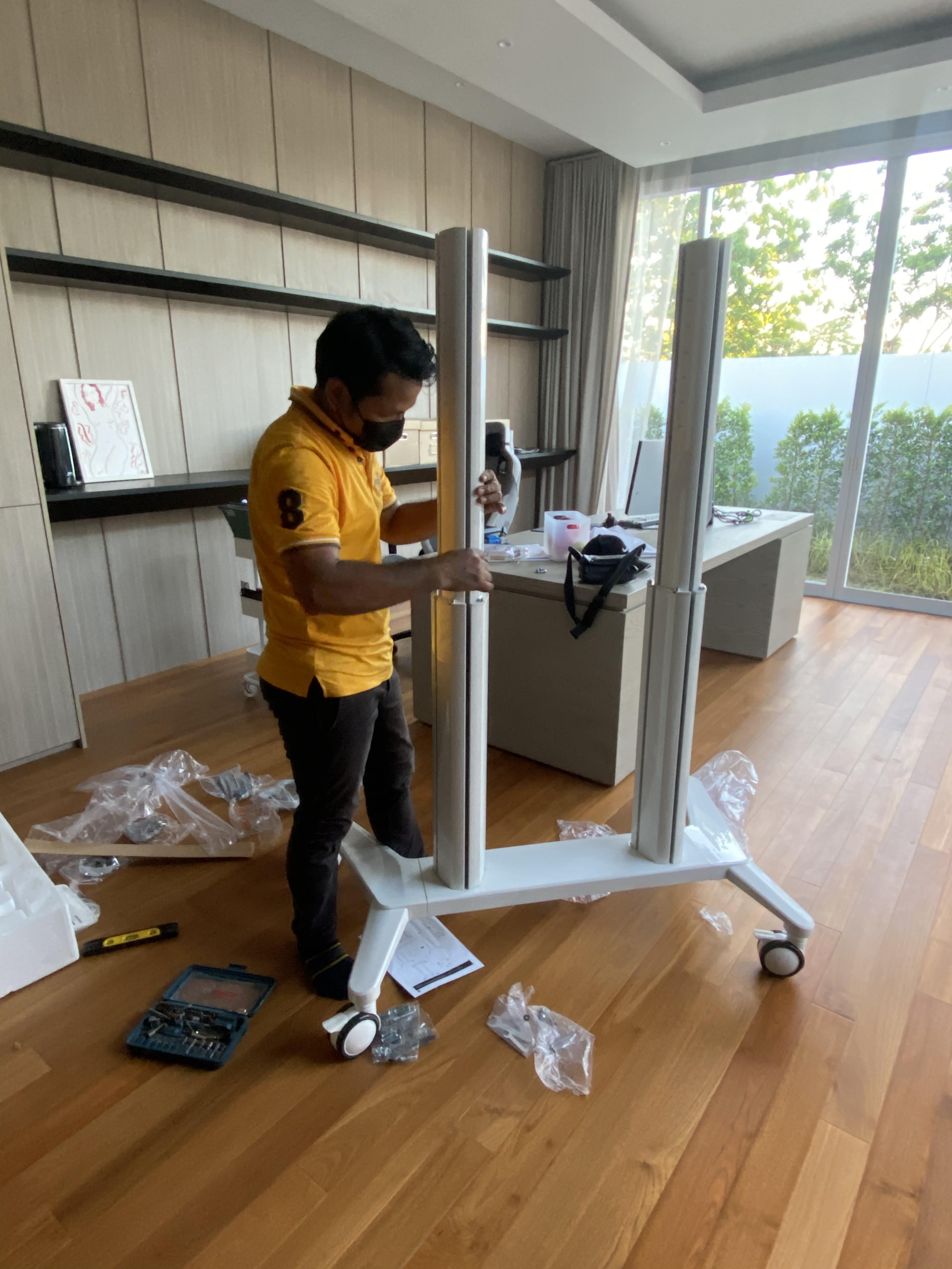 JMTVSTAND MT-F9400 ขาตั้งพื้นทีวีมีล้อเลื่อนTV Stand วัสดุ Aluminium อลูมิเนียม{สีขาว} แข็งแรง สวยหรู ทรงทันสมัย รองรับทีวี 70"-120"นิ้ว{รับประกัน 3 ปี}0964746498