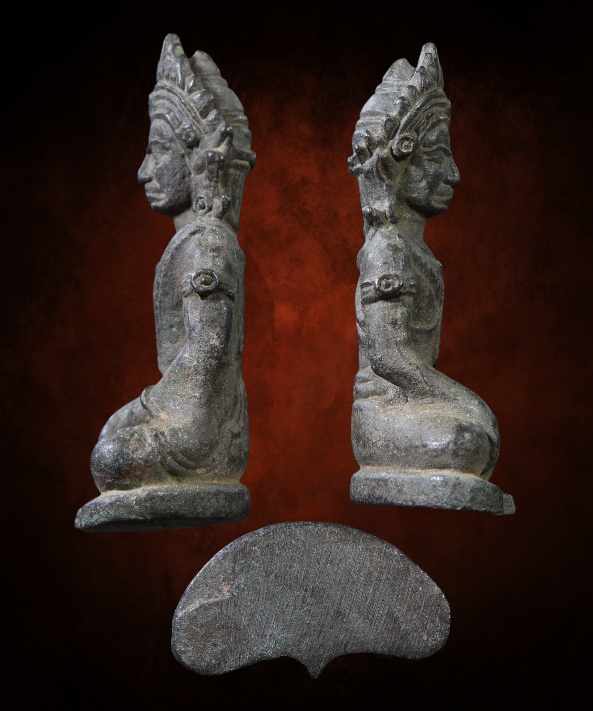 พระร่วงนั่งเทริดขนนก