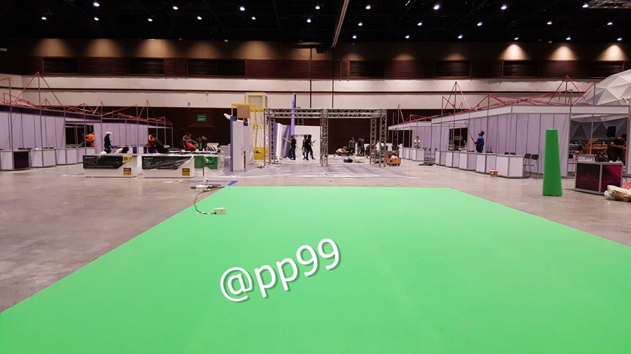 พรมอัดเรียบ สีเขียว เป็นพรมปูพื้น ราคาถูก กว้าง 1.5m. แบ่งขาย ราคาพรมเมตรละ 199 บาท